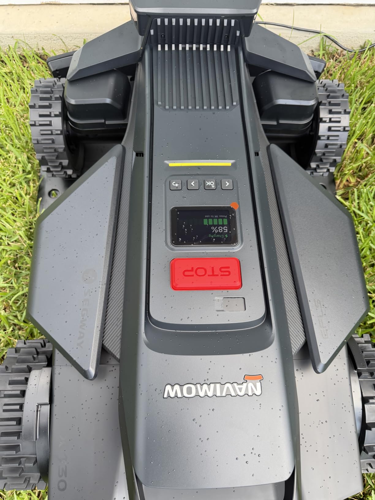 Segway Navimow X430 Robot Lawn Mower Wire Free, for up to 1 Acre, 4WD for 84% Slopes, Zero-Turn for Damage-Free Mowing, ORV-Tuned Lawnmower, MowMentum with 2 x 180W Motors, 0.75-4 in Cutting Height customer photo 2