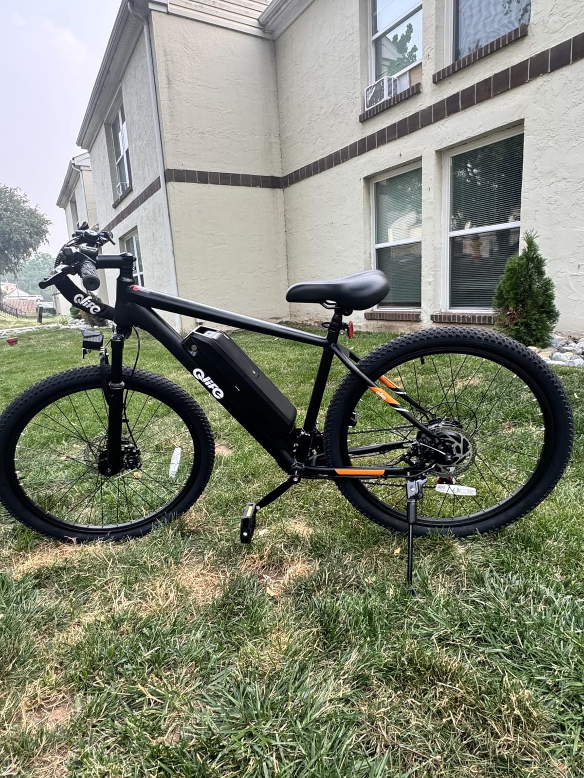 Qlife Racer Electric Bike for Adults - 21-Speed Mountain Lightweight Ebike with Peak 1000W 20+MPH Brushless Motor,375Wh Removable Battery,26X2.1 Tire Step Over E-MTB,Up to 40 Miles customer photo 2