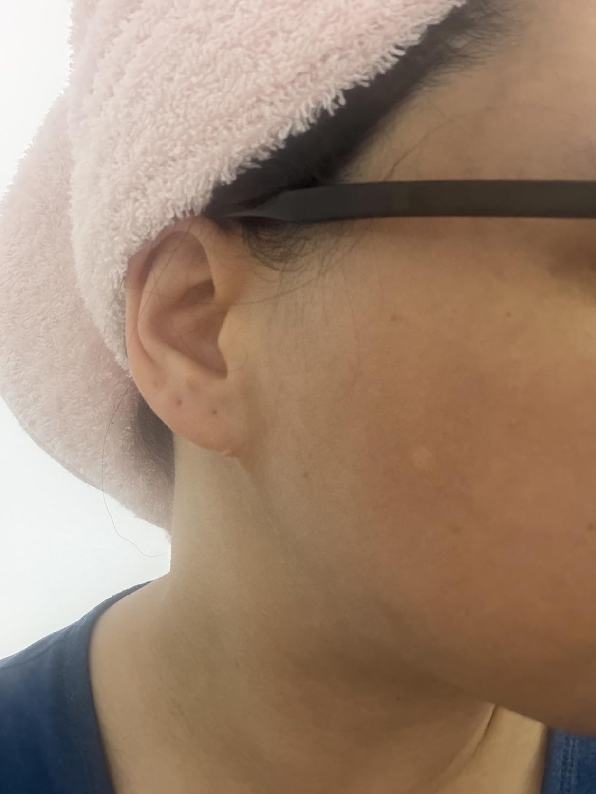 medicube Mini Booster Pro Plus - Portable Facial Device for Radiance, Pink | Facial Device for Radiance, Calming, and Elasticity - Red, Blue, Purple 3-Mode, Korean Skincare Device, At Home Care, Pink customer photo 1