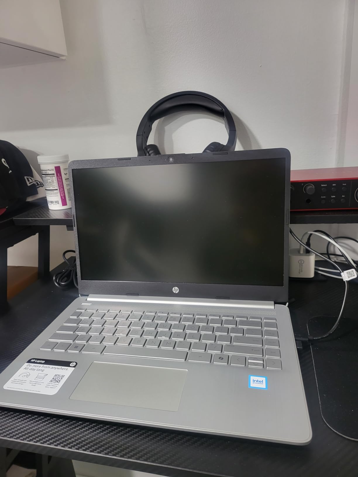 HP 14-inch Ultra Light Laptop with Office 365 & AI-Copilot, Intel N150, 16GB RAM, 416GB Storage, HD Camera, Win 11s, Green customer photo 1