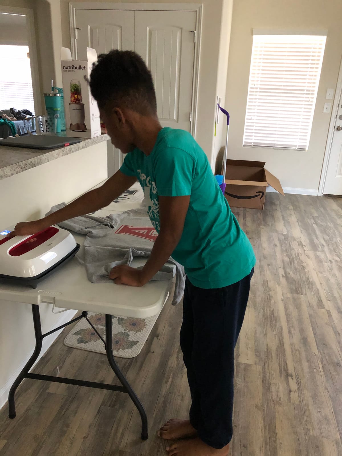 Cricut EasyPress SE - 12 in x 10 in Heat Press - Blue | 12 in x 10 in Heat Transfer Machine for T-Shirts, Sweatshirts, Blankets, Pillows, & More - Easy to Use customer photo 1