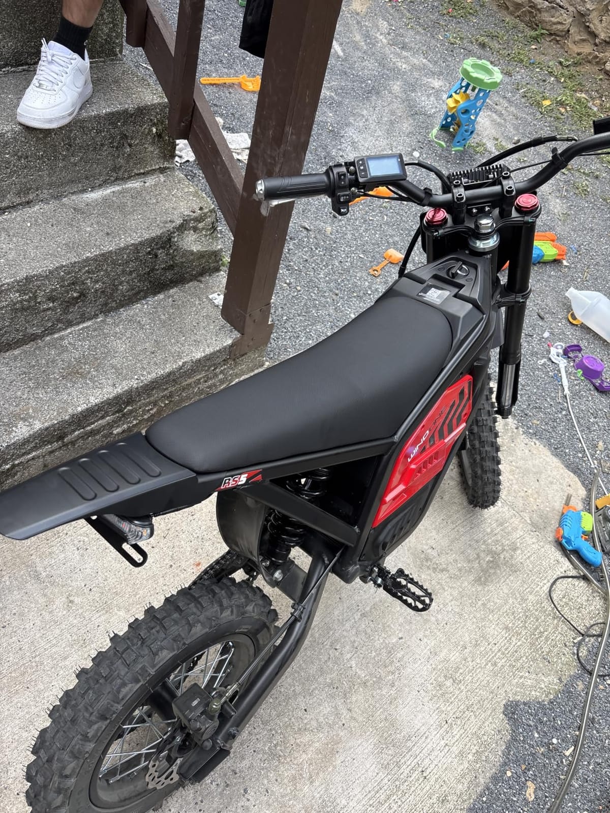 Windone RS5 Electric Dirt Bike for Teens & Adults (13+), Up to 37 MPH | 45 Miles Range, 2200W Peak Motor, 14