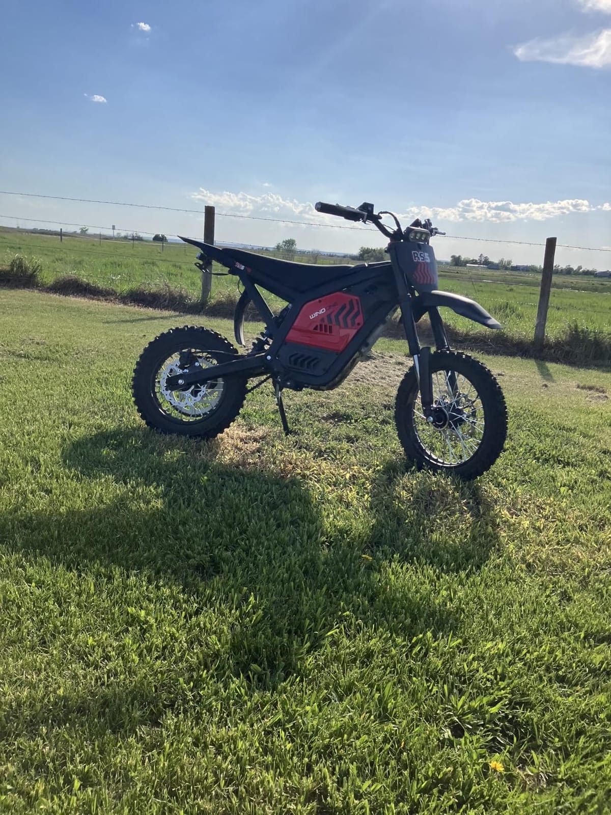 Windone RS5 Electric Dirt Bike for Teens & Adults (13+), Up to 37 MPH | 45 Miles Range, 2200W Peak Motor, 14