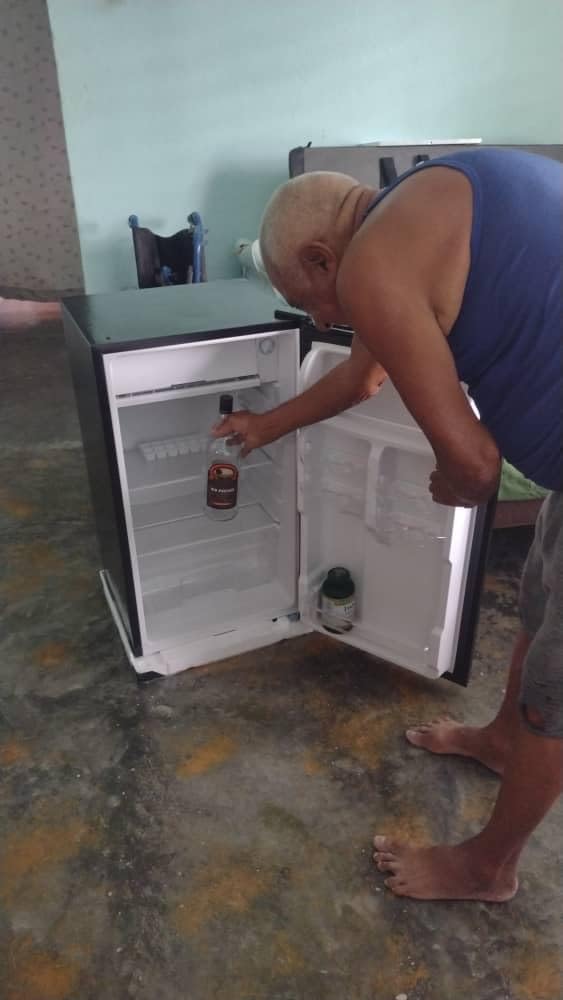 3.2 Cu Ft Mini Fridge with Freezer, Single Door Upright Freezer | Energy Efficient, Large Capacity, Reversible Door, ETL Certified, Small Refrigerator for Bedroom, Office & Dorm, Black customer photo 1