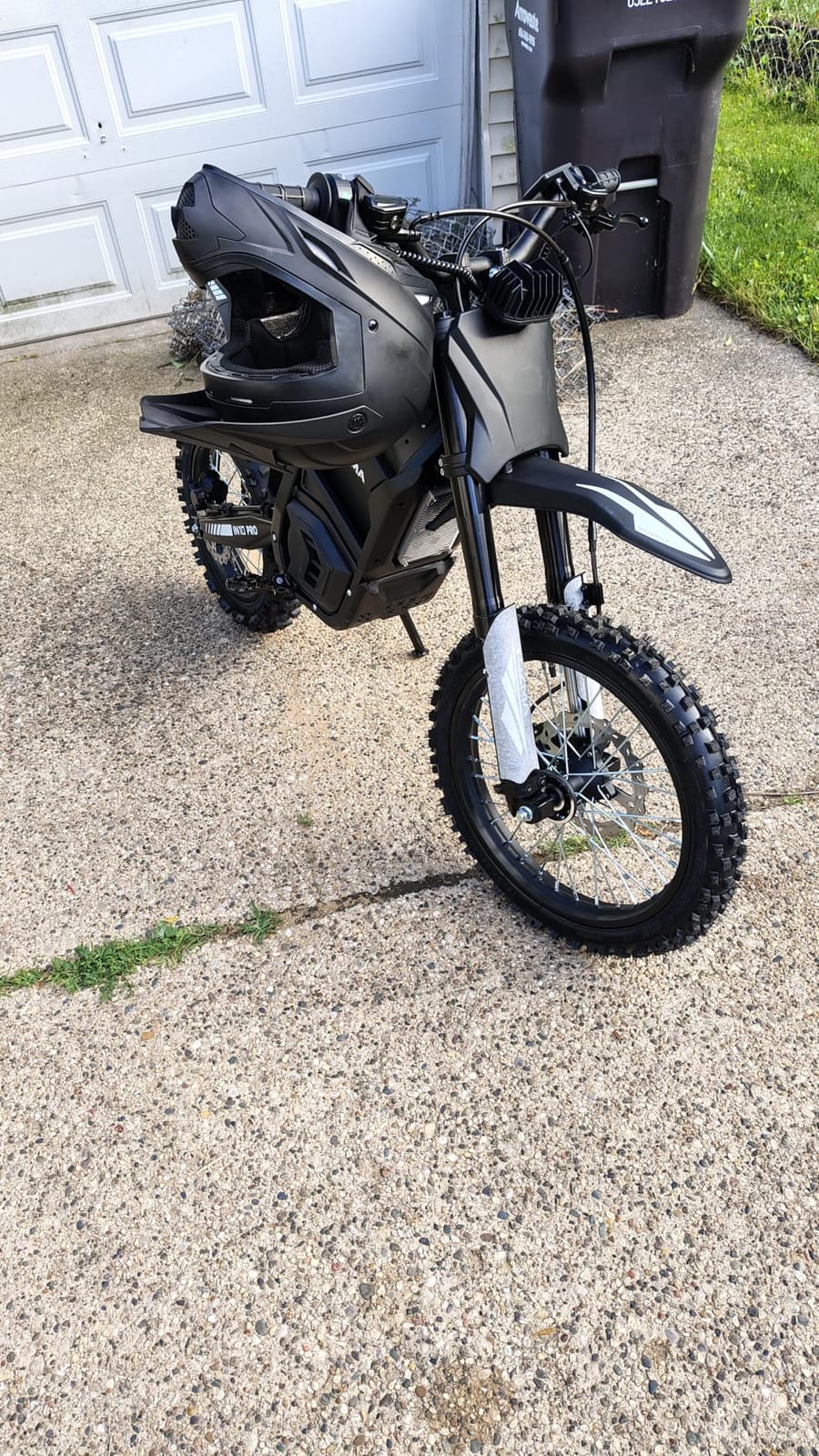 Yozma IN10 Pro Electric Dirt Bike, 5500W, 50MPH, 60 Mi Range, 17