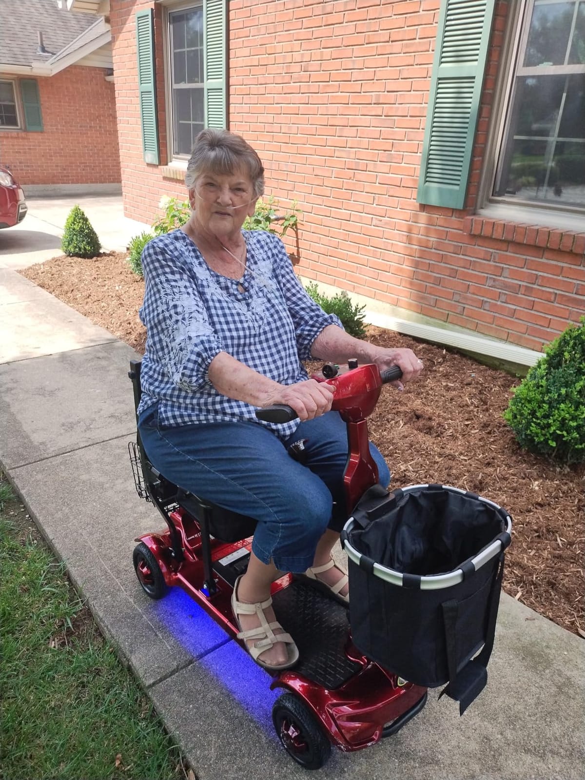 3 Wheel Folding Lightweight Mobility Scooter for Seniors & Adults, M3 Black | Airline-friendly dual 8Ah batteries, up to 20 miles, 30 lb frame, 33 in turning radius, folds for tight halls, stores, cars customer photo 1