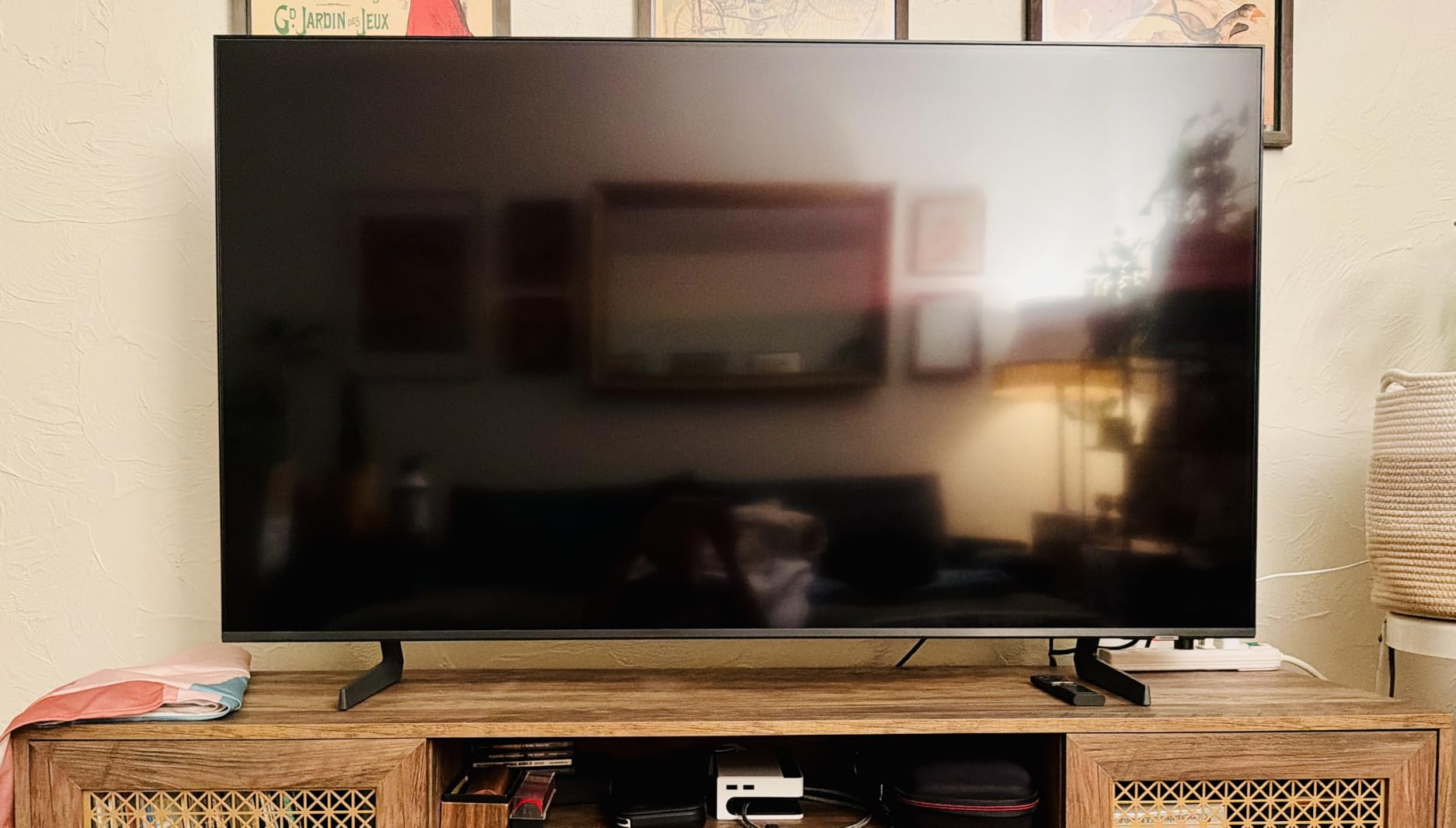 Samsung 50-Inch Class QN70H Series, Neo QLED Mini LED, 4K, Smart TV, 2026 | Samsung Vision AI, Quantum Mini LED, 100% Color Volume with Quantum Dot, NQ4 AI Processor, 4K Upscaling, Alexa Built-in customer photo 1