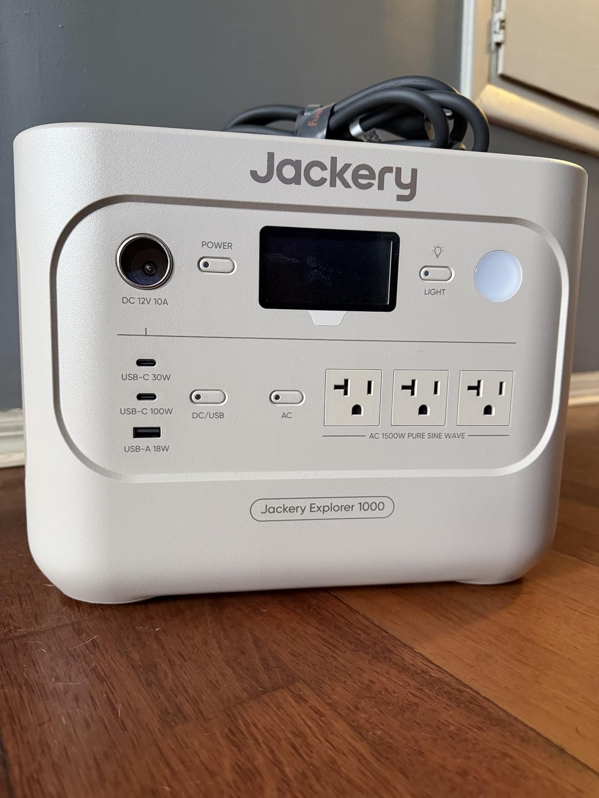 Jackery Explorer 1000 v2 Portable Power Station, 1070Wh, 1500W (Dune White) | 1 Hr Fast Charge, LiFePO4 Battery, 100W USB-C Output, Solar Generator for Camping, Emergency, RV, Off-Grid Living customer photo 2