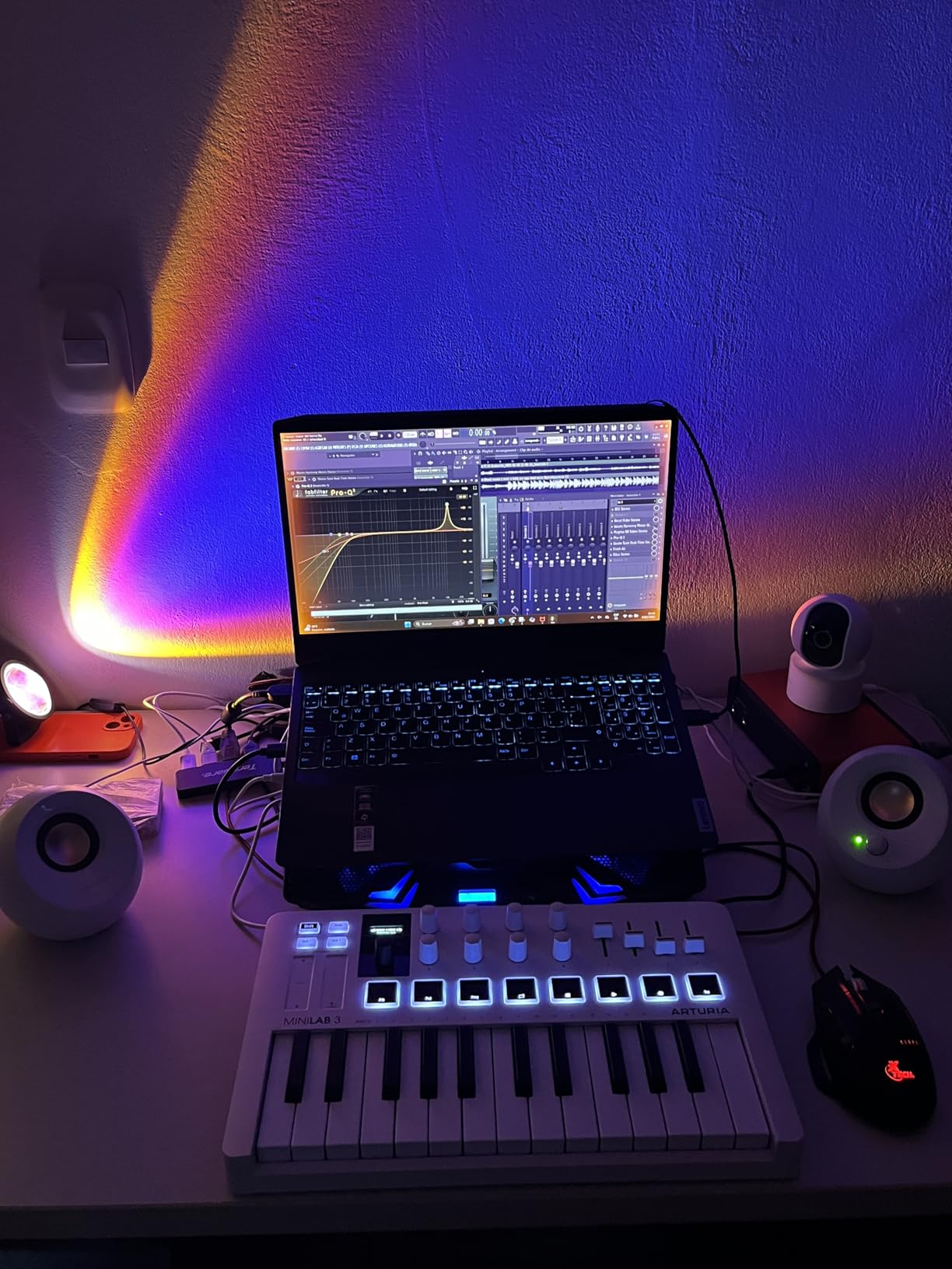 Arturia MiniLab 3-25 Key USB MIDI Keyboard Controller With 8 Multi-Color Drum Pads, 8 Knobs and Music Production Software Included, Rose Quartz customer photo 2