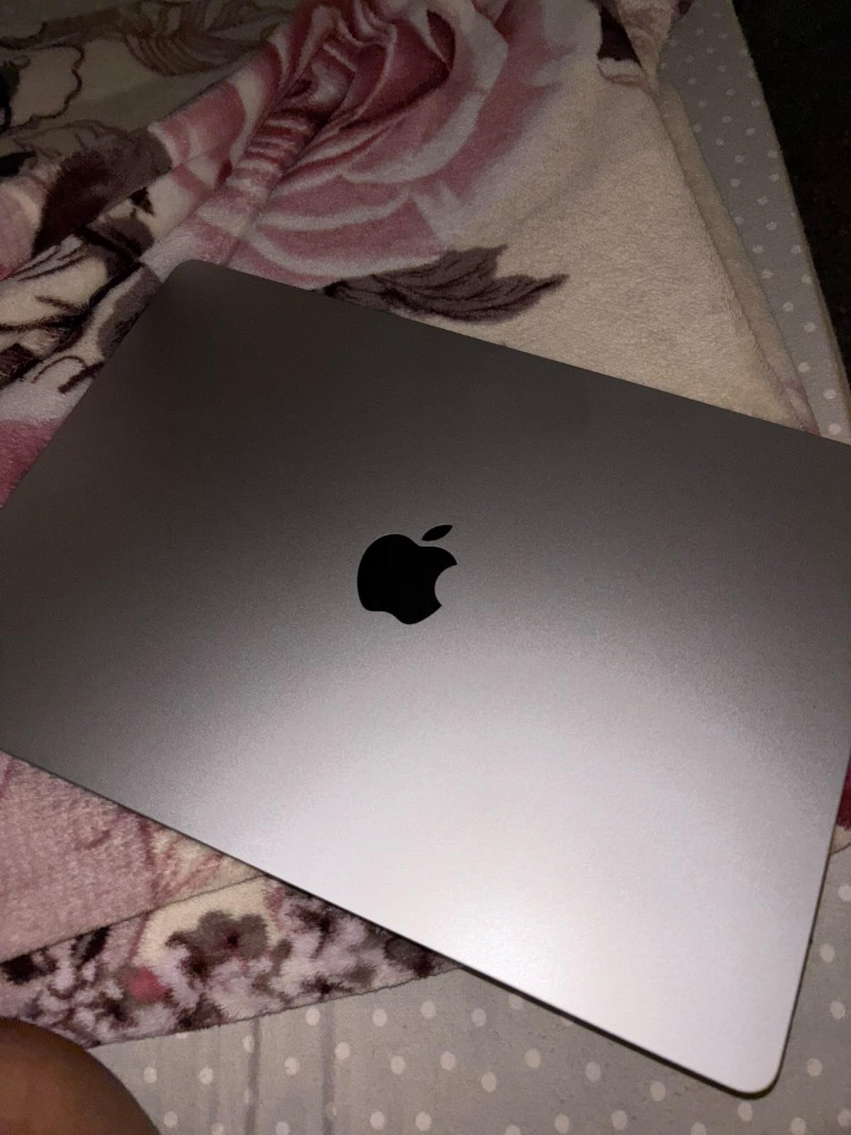 Apple 2026 MacBook Air 15-inch Laptop with M5 chip: Built for AI, 15.3-inch Liquid Retina Display, 16GB Unified Memory, 512GB SSD, 12MP Center Stage Camera, Touch ID, Wi-Fi 7; Sky Blue customer photo 1