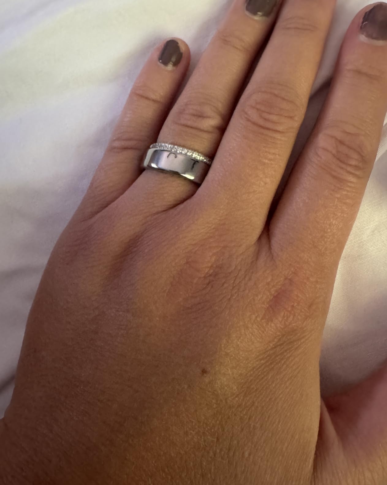 Oura Ring 5 - Silver - Size 8 - World's Smallest Smart Ring - Sleep, Activity, Women's Health, AI Advisor, 1 Week of Battery Life, Size Before You Buy, Android & iOS Compatible customer photo 1
