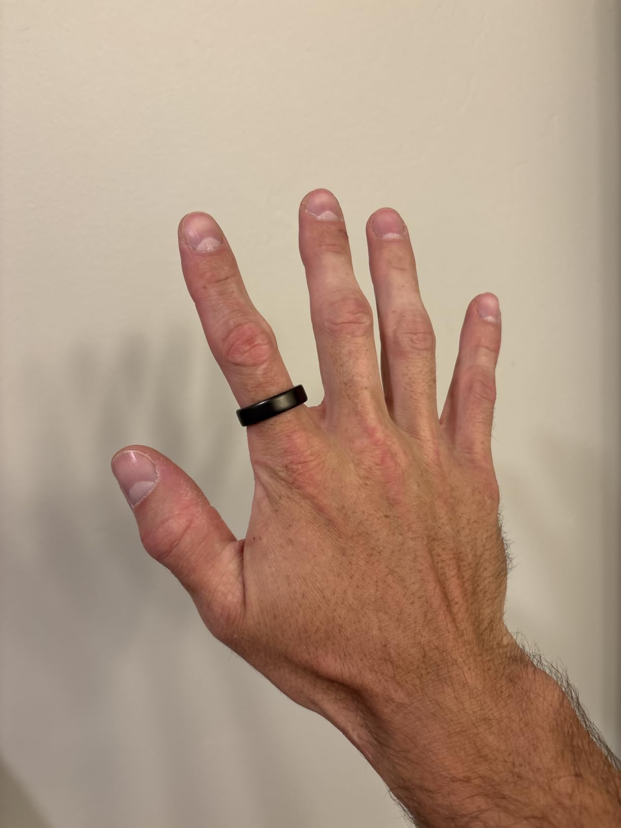 Oura Ring 5 - Silver - Size 8 - World's Smallest Smart Ring - Sleep, Activity, Women's Health, AI Advisor, 1 Week of Battery Life, Size Before You Buy, Android & iOS Compatible customer photo 2