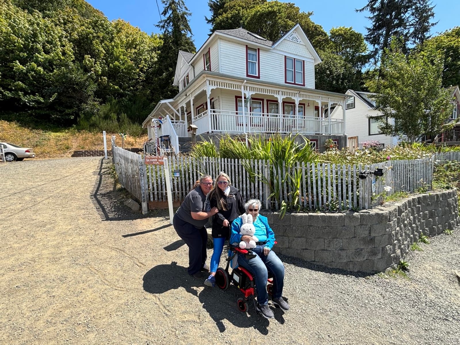 440 lb Capacity Electric Wheelchair, 22 inch Wider Seat Wheelchair, 30+Miles 700W Motor All Terrain Power Wheelchair, Heavy Duty Wheelchair with Dual Battery(12AH+12AH), with Dust Cover and Backpack customer photo 2