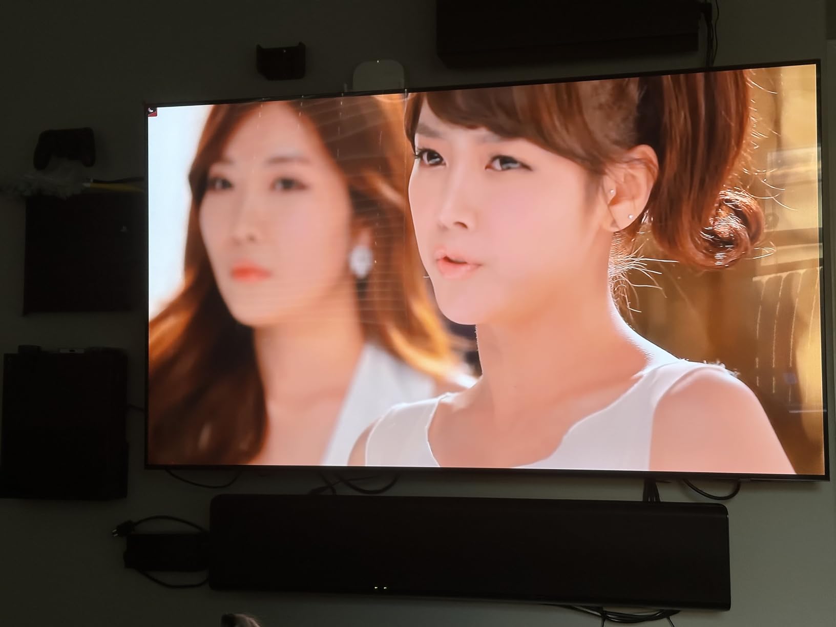 Samsung 48-Inch Class S85H Series, OLED, 4K, Smart TV, 2026 Model | Samsung Vision AI, OLED HDR, NQ4 AI Gen2 Processor, 4K AI Upscaling, AI Sound Controller, Color Booster Pro, Alexa Built-in customer photo 2