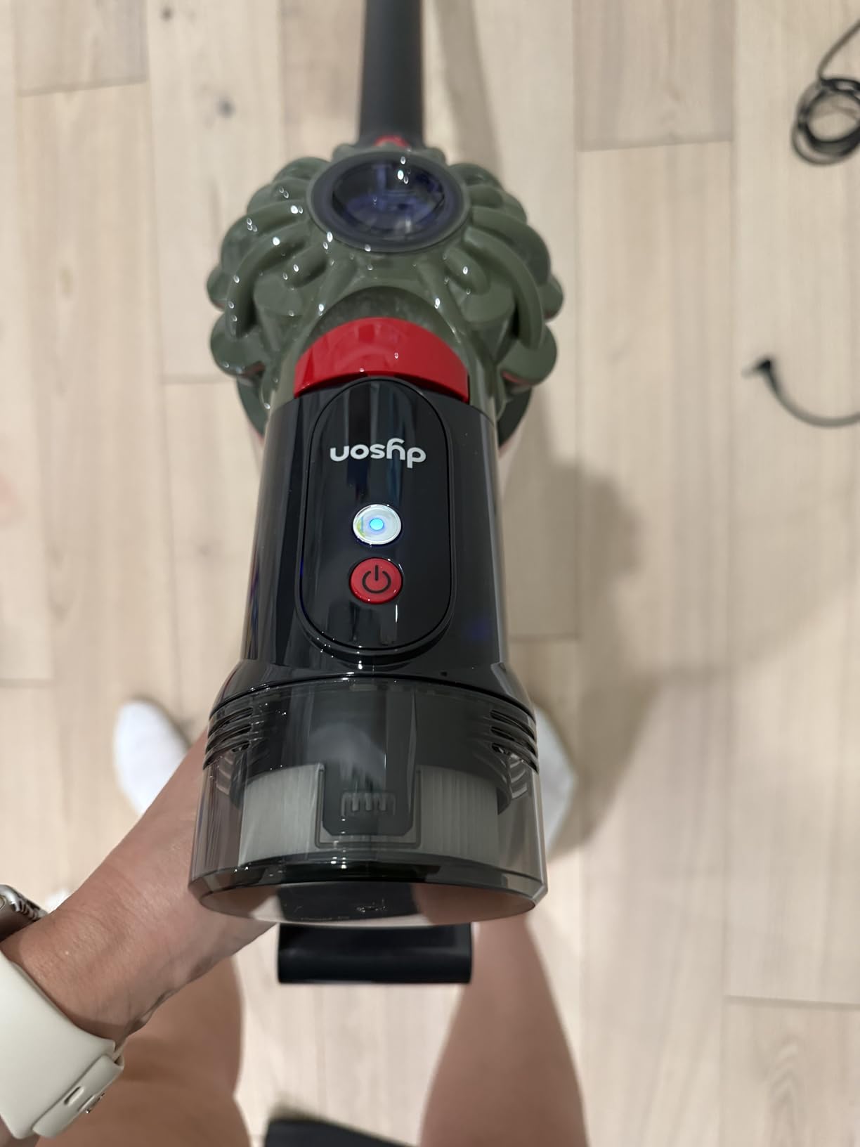 Dyson V8 Cyclone Cordless Vacuum customer photo 2