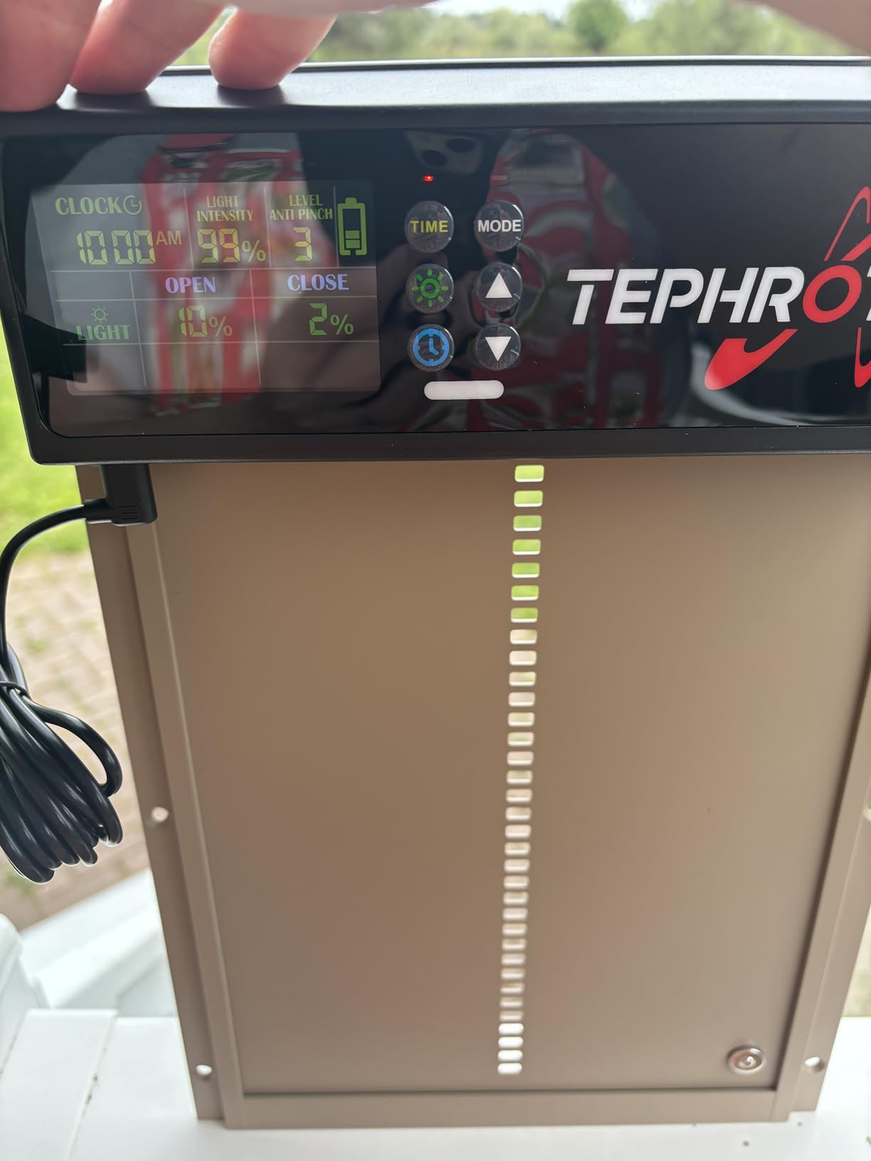 Automatic Chicken Coop Door: 3500mAh Solar Powered, 656ft Long-Range Remote, Intuitive Color LCD Display, Anti-Pinch Safety Sensor, Weather-Resistant Aluminum Auto Door for Poultry customer photo 1