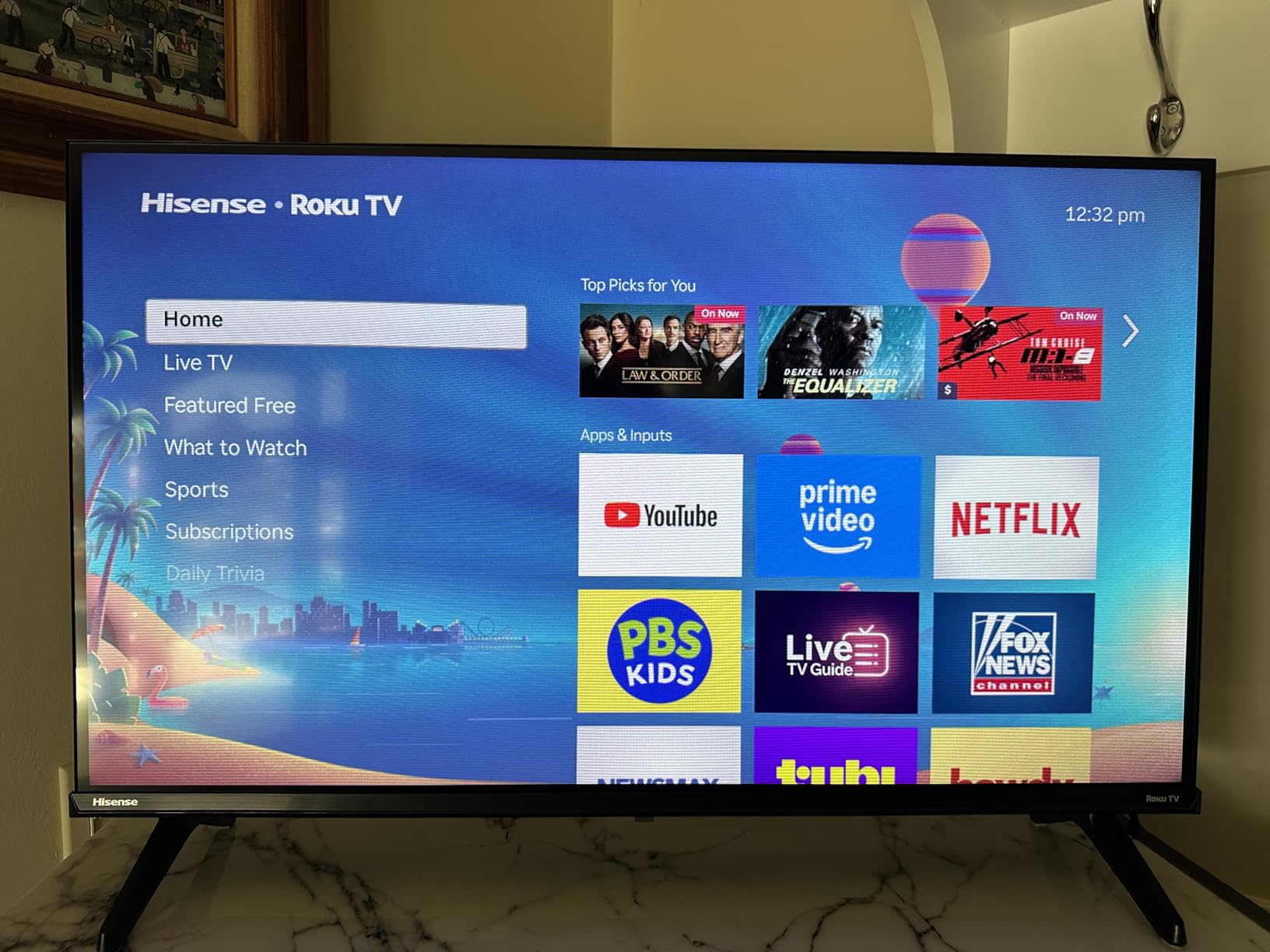 Hisense 40-Inch Class QD4SR Series Hi-QLED FHD Smart Roku TV (40QD4SR, 2026 Model) - Hi-QLED Color, Dolby Audio, Compatible with Alexa, Full Array LED, Slim Bezel Design customer photo 1