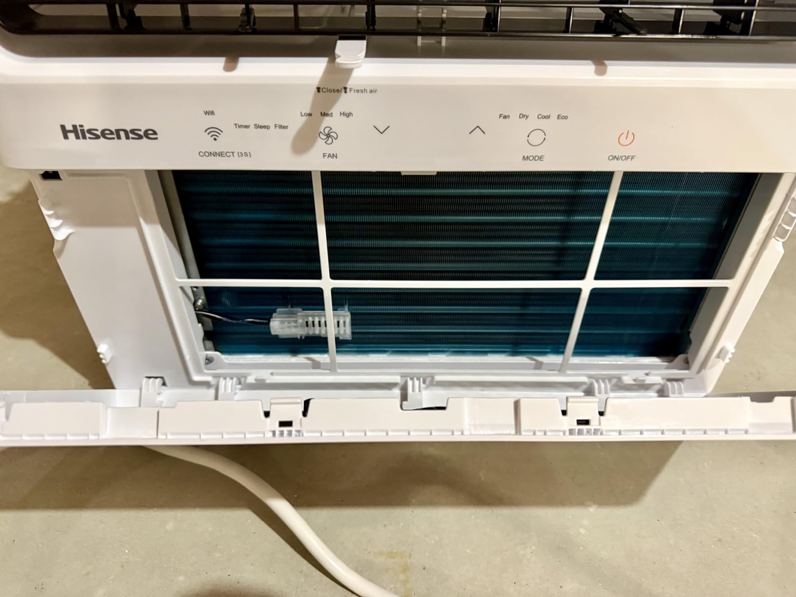 Hisense 14,000 BTU Window Air Conditioner, Wi-Fi Smart App Control | Smart App Control, Quiet, Cooling, Living Bedroom Home, up to 700 Sq. Ft. customer photo 2