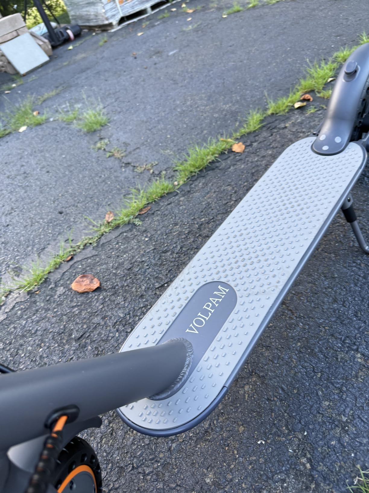 VOLPAM Electric Scooter, 350W/500W Powerful Motor & 19/MPH Top Speed, 21-28Miles Long Range, Folding E Scooter Choice customer photo 2
