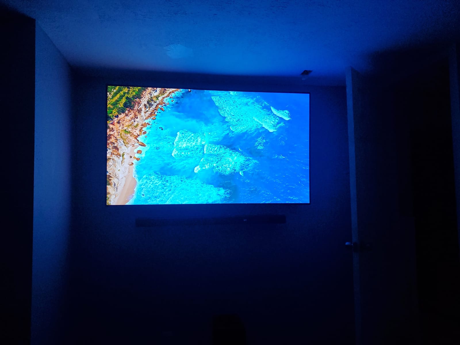 LG 65 inch OLED evo AI C6 4K Smart webOS TV (2026) OLED65C6PUA.AUS Bundle with 1 YR CPS Enhanced Protection Pack, 2X 6FT HDMI Cable and Deco Gear Home Theater Beginner's Guide customer photo 1