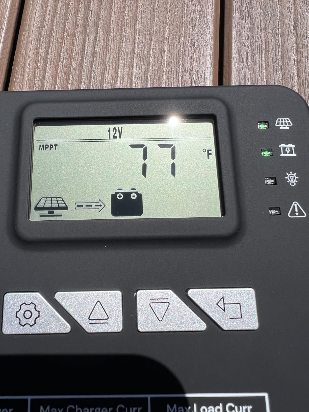 Dyness MPPT Solar Charge Controller with Bluetooth APP Control 40A 12V/24V | LCD Display, Compatible with Lithium, Gel, Sealed and Flooded Batteries, for Solar Panels in RV, Marine and Off-Grid Systems customer photo 2