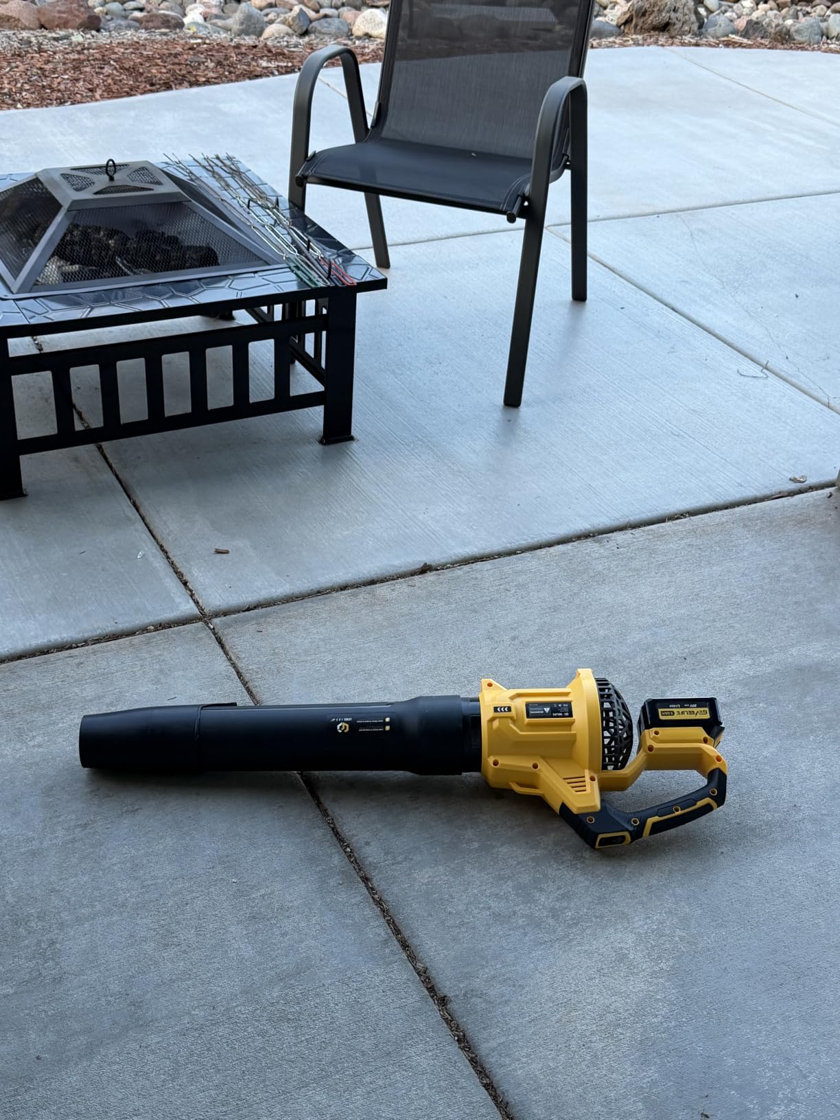 LOSART Leaf Blower Cordless, 650CFM & 3 Speed Levels, 1200W Electric Cordless Leaf Blower with 2 x 5.0Ah Batteries & Fast Charger customer photo 2