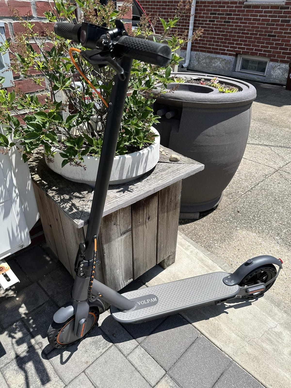 VOLPAM 10 Inches 500W Adult Electric Scooter with Dual Suspensions | Max 25 Miles Long Range & 19 MPH Top Speed, Folding E Scooter customer photo 2