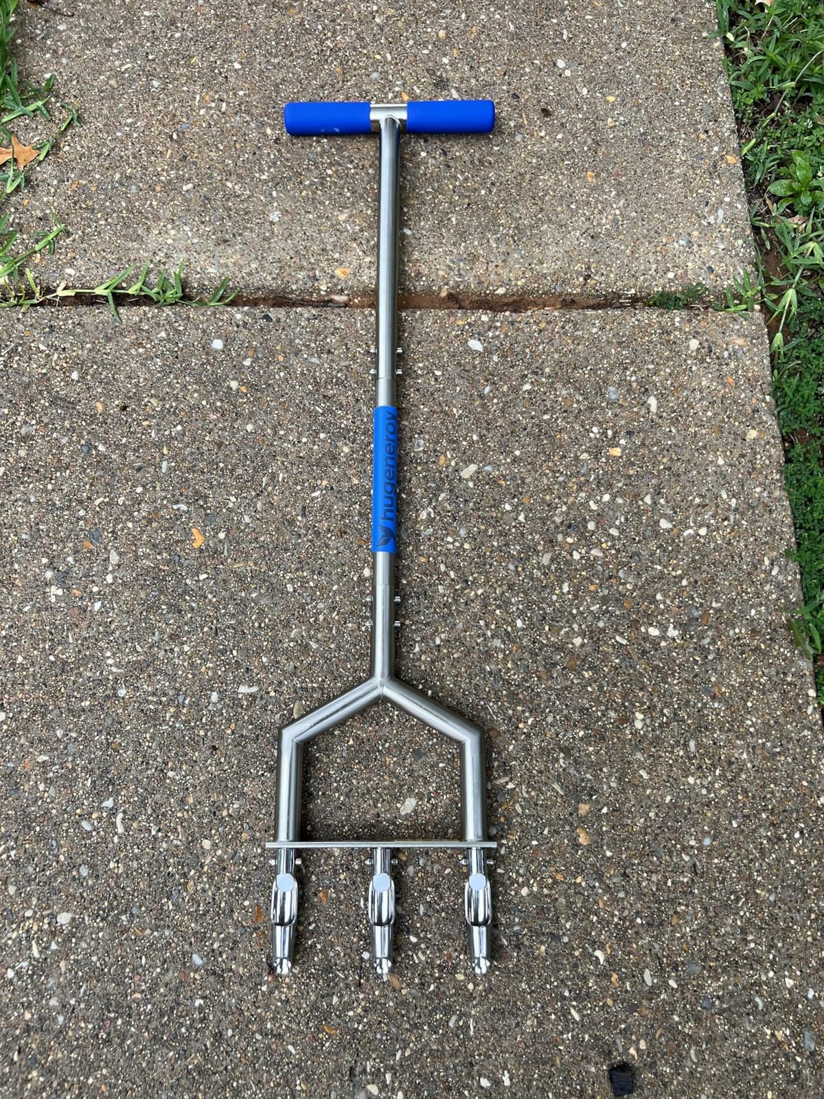 Heavy Duty Steel Hollow Tine Core Aerator for Clay Soil, Non-Clog - Blue | Anti-Clogging Beveled Tines, Compacted Soil & Clay Friendly, Replaceable Tines, Wide Foot Plate, Semi-Assembled customer photo 2