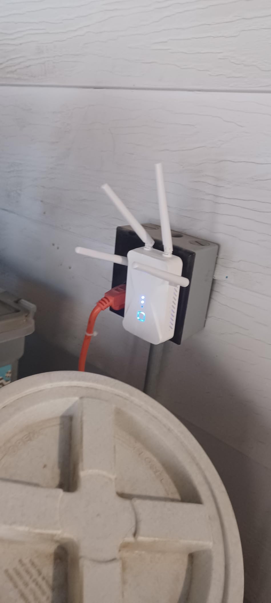 AX3000 Outdoor WiFi 6 Extender - Outdoor Access Point - Long-Range Dual Band WiFi, IP67/PoE/5 Antennas for Events, Commercial Use | Starlink-Compatible customer photo 2