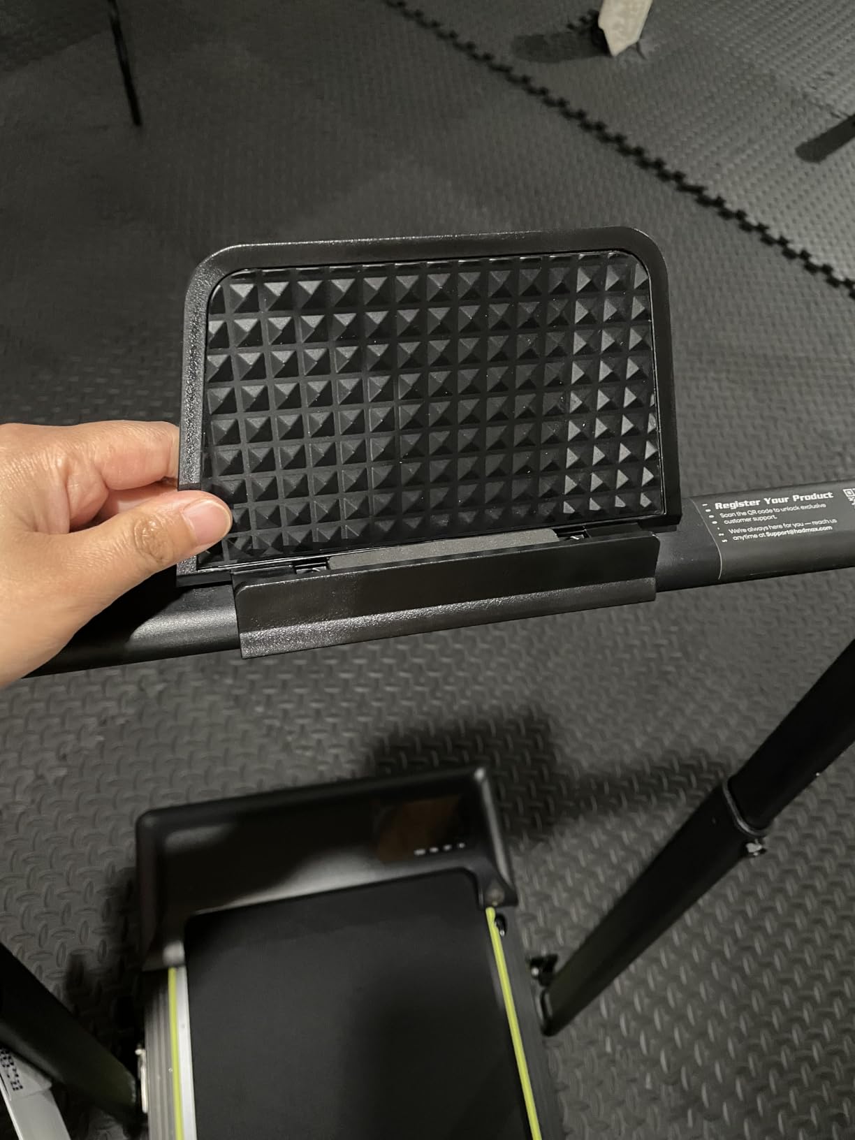 Walking Pad Treadmill with 10% Incline,3.0HP Foldable Treadmill for Home with Handle Bar,Under Desk Walking Machine,300lbs Capacity,Compact Quiet for Apartment Home Office customer photo 1