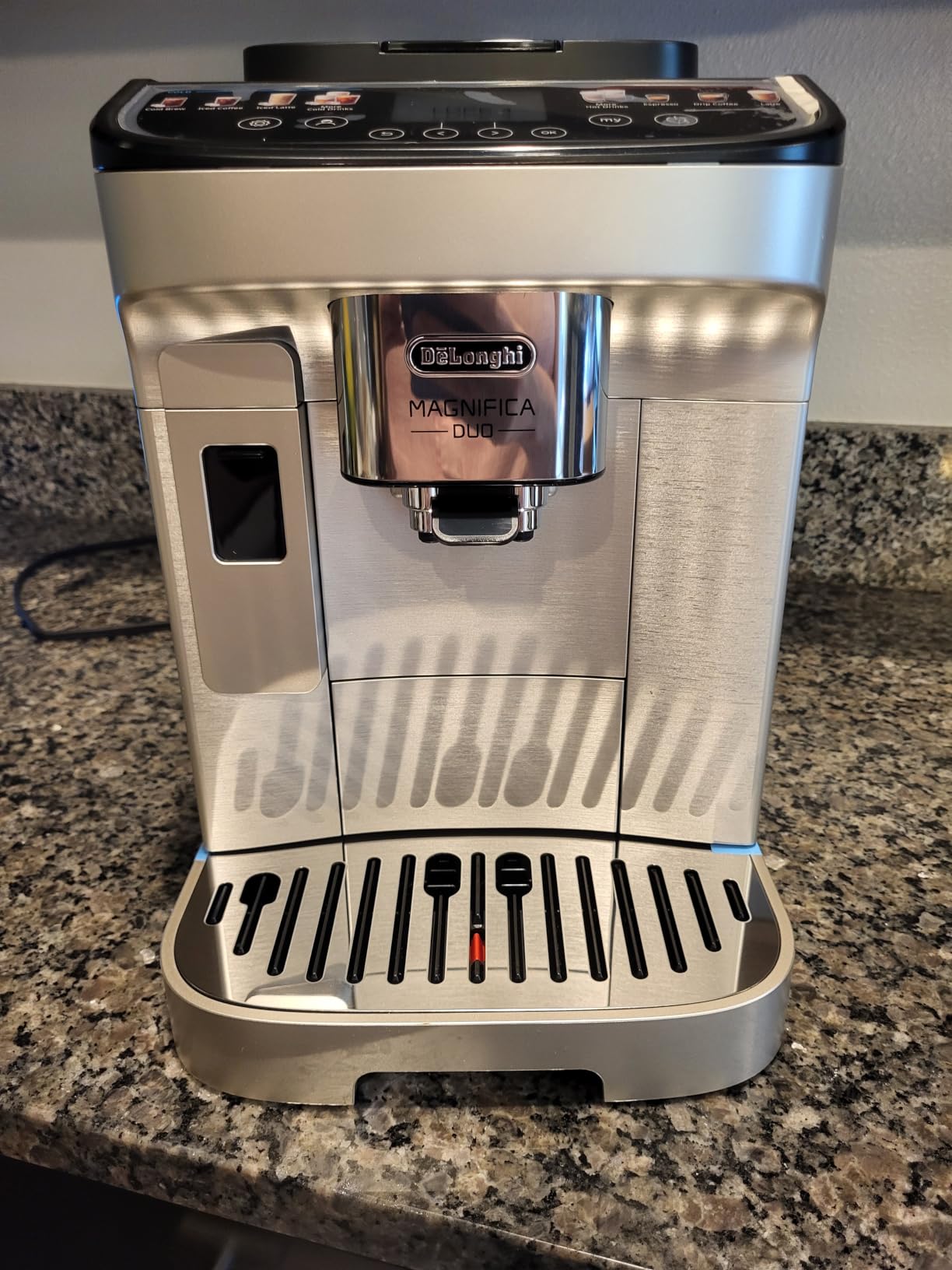 De'Longhi Magnifica Duo Automatic Espresso Machine, Milk Frother, Silver | 20 One-Touch Recipes, Hot & Cold Milk Frother, Built-In Grinder, Touchscreen Display customer photo 1
