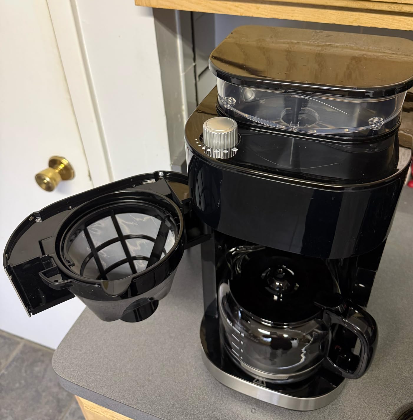 Electactic 10-Cup Drip Coffee Maker with Built-in Grinder, Programmable Grind and Brew Coffee Machine, 1.5L Water Tank with Timer, 2H Keep Warm, Smart LED Touchscreen, Light Black customer photo 2