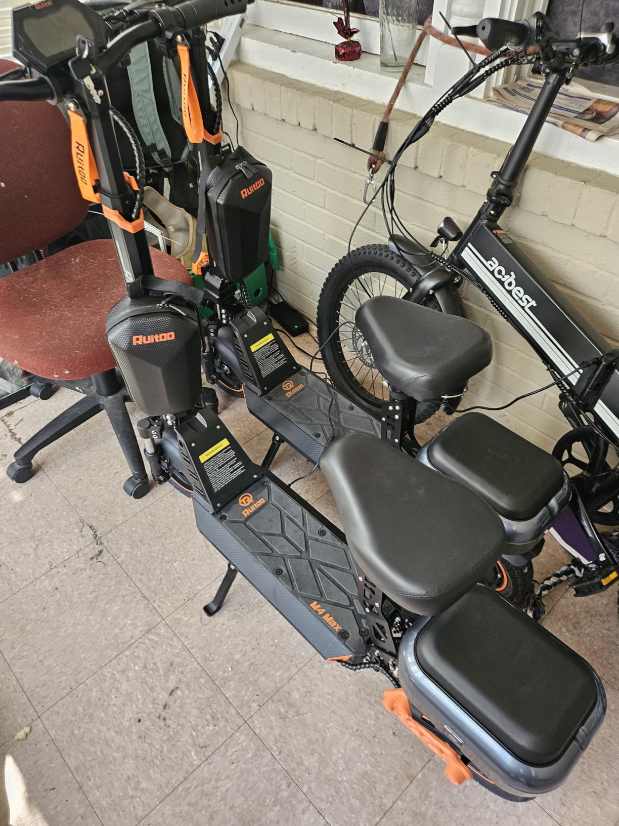 Electric Scooter Adults, 1200W E-Scooter with Seat, 35 Miles Long Range & 30 MPH Fast, 10