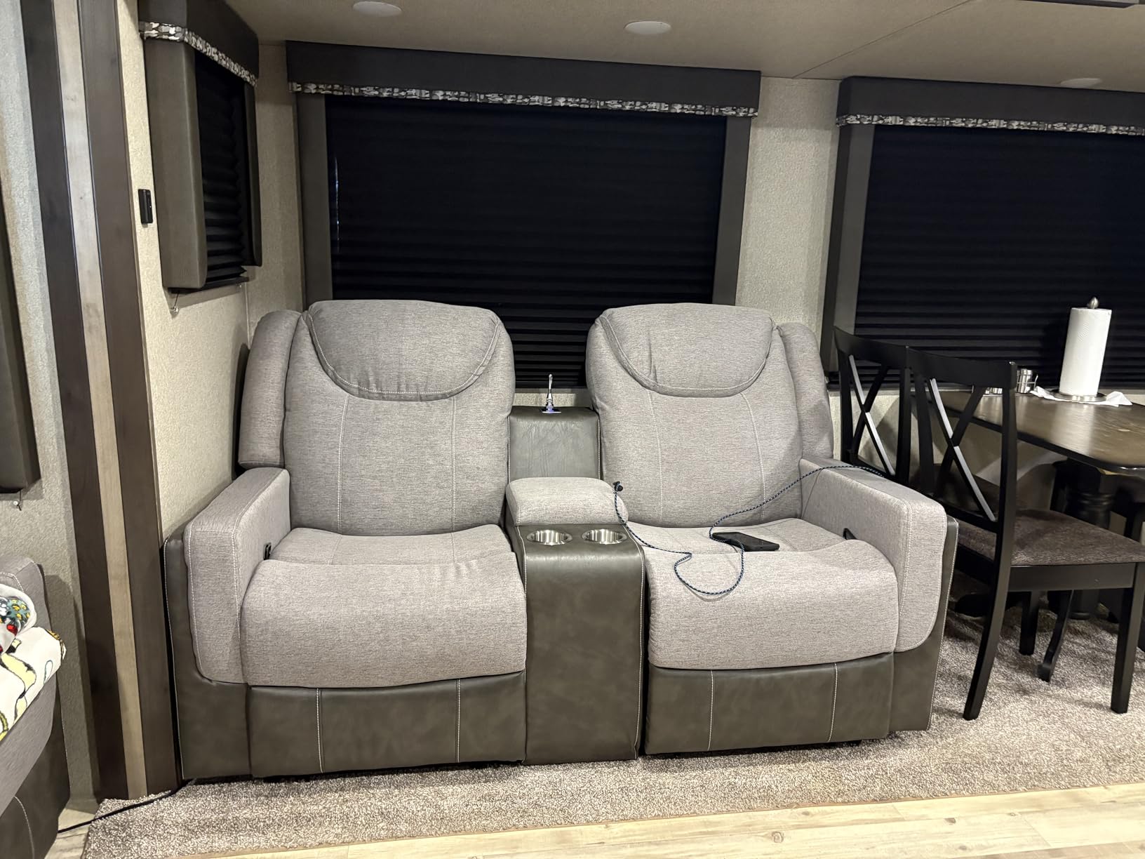 Dresegmt New Home Theater Seating, Manual Recliner Sectional Sofa for Living Room, 5 Seater Reclining Sectional Couch with Flip-Up Backrest, Storage Console, USB Ports, Grey Linen & Chocolate Leather customer photo 2