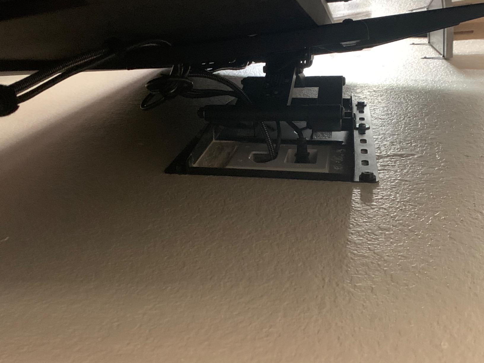 Mounting Dream Outdoor TV Mount Weatherproof TV Wall Mount for 42-90