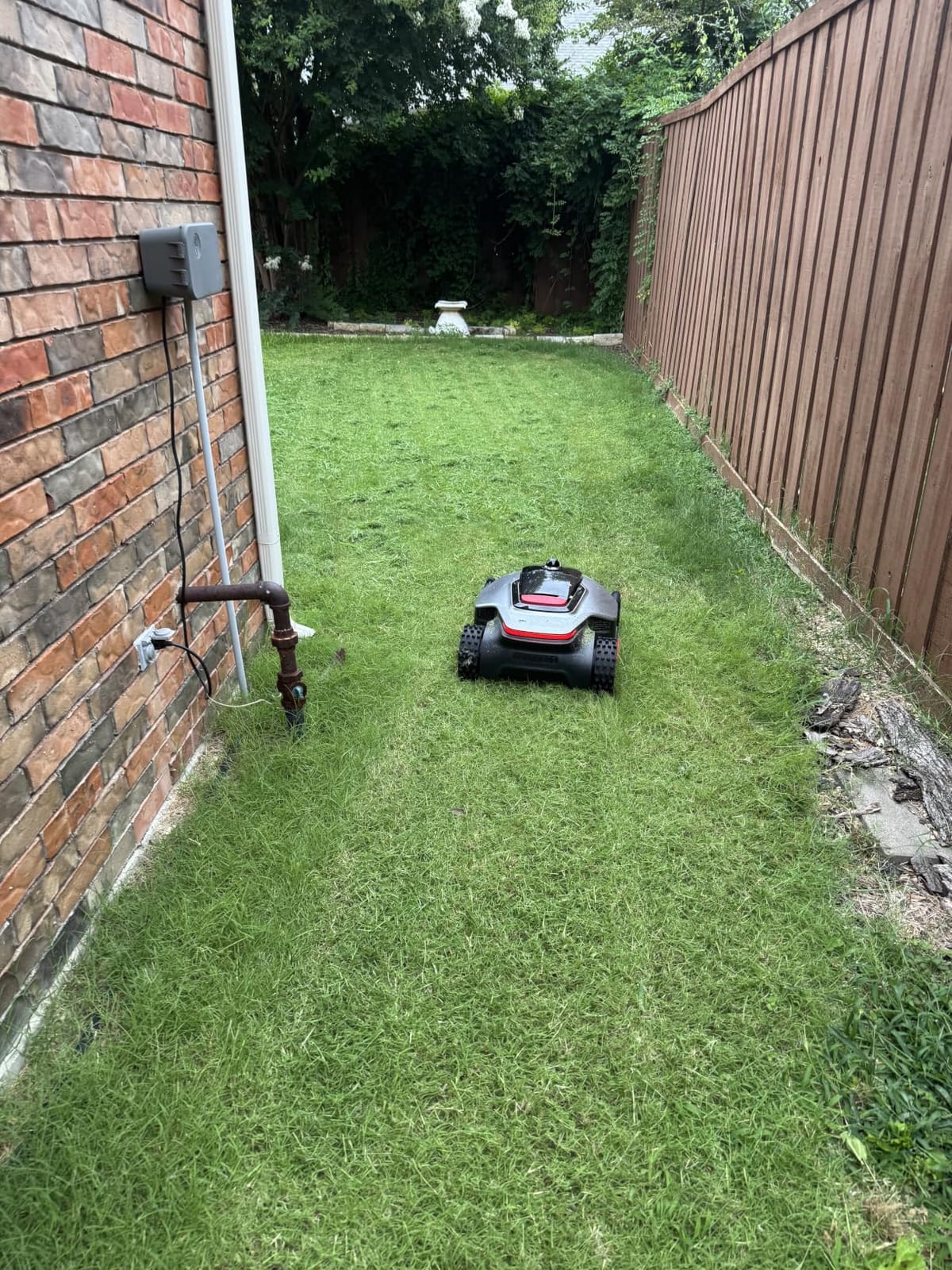 DREAME Robot Lawn Mower A3 AWD Pro 5000 + Garage Set for 1.25 Acre customer photo 2