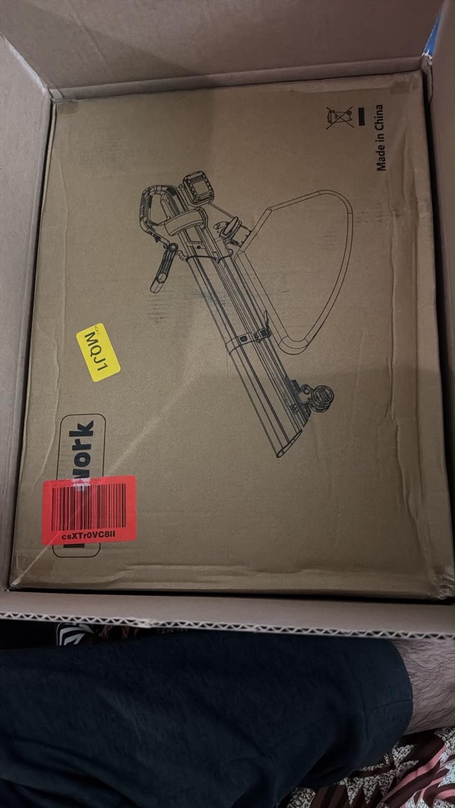 40V Yard Blower Vacuum, 6-Speed Leaf Mulcher | Adjustable speed control, 520 CFM airflow, and 40L bag help manage leaves on lawns, patios, and garden paths. customer photo 2