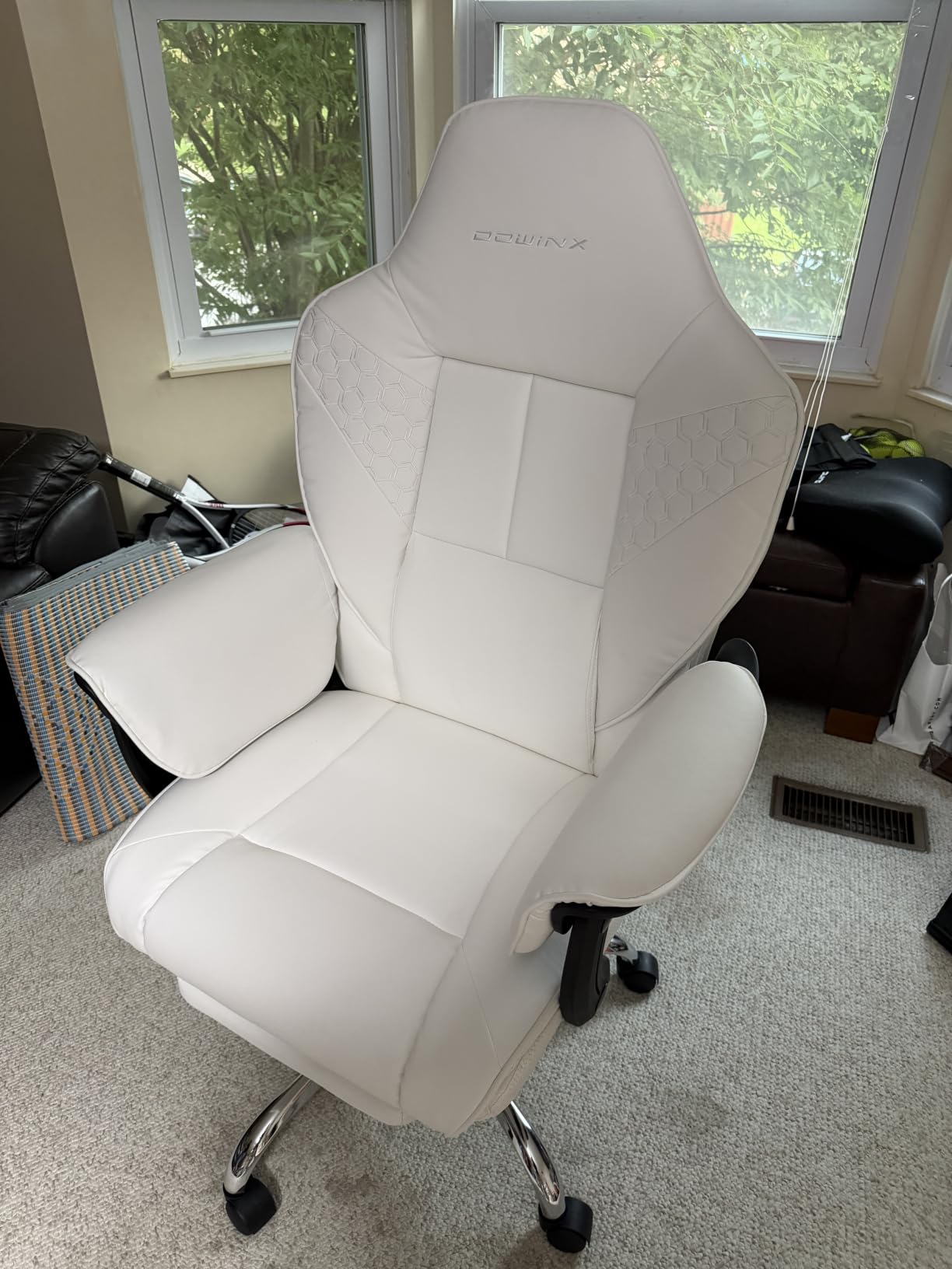 Dowinx Big and Tall Gaming Chair with Footrest for Home Office 500LBS Black | High Back Leather Office Chair, Extra-Wide & Thick-Padded Seat Cushion with Ergonomic Lumbar Support and Soft Linkage Armrest customer photo 1
