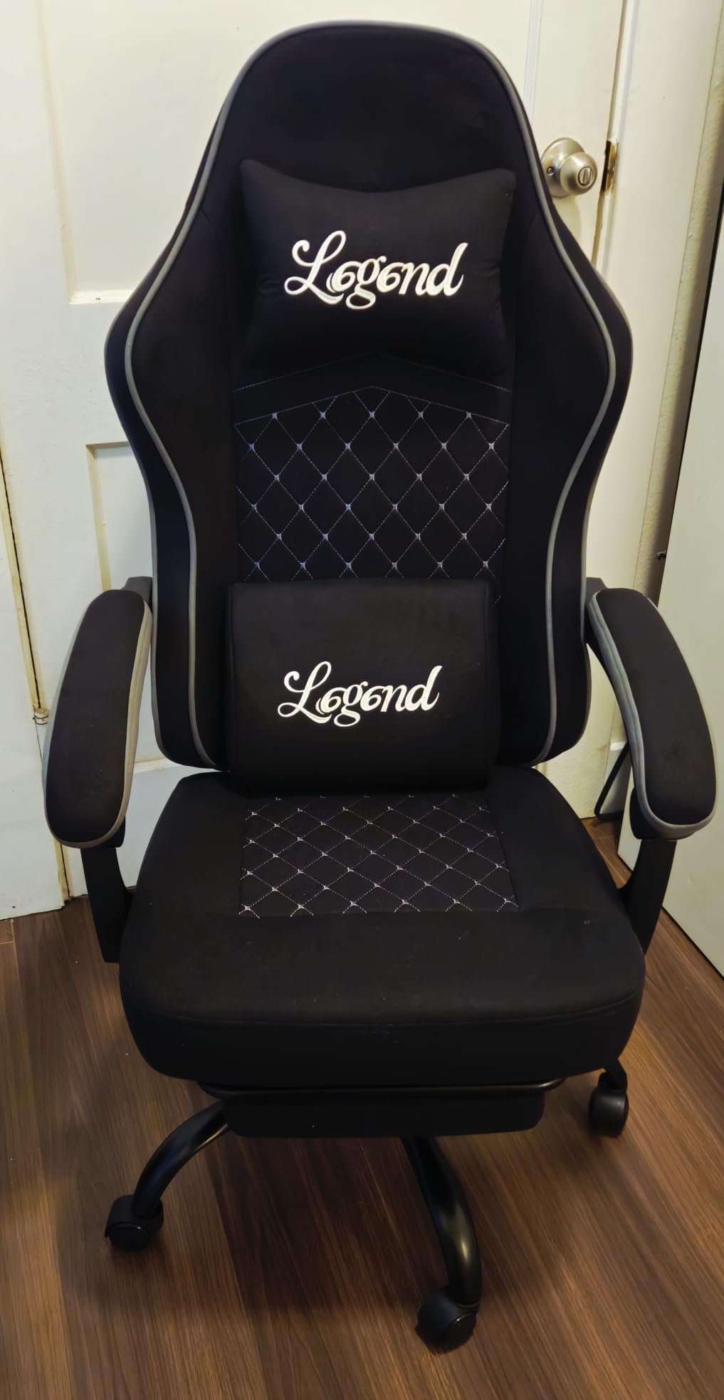 Gaming Chair for Adults with Footrest, Ergonomic Computer Chair, 330 lb Heavy Duty Load Capacity, 52 cm Wingless Wide Seat, Pocket Spring Cushion, Headrest, Adjustable Height, Reclining Backrest customer photo 2