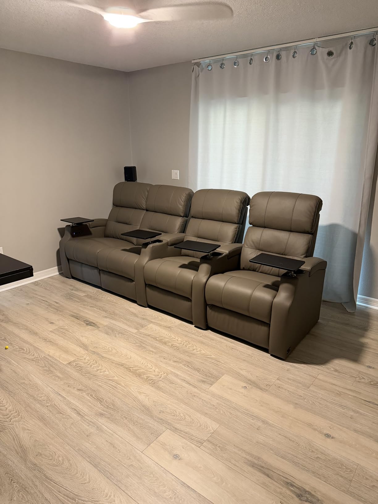 Weilianda Home Theater Seating, Top Grain Leather Movie Theater Recliner | Black 5-Seats, Zero Gravity, Power Headrest, Tray Table, Electric Reclining Chair for Living Room customer photo 1