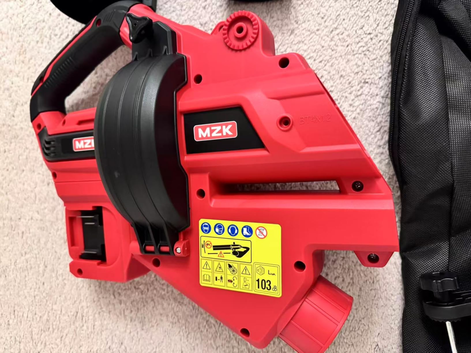 MZK 40V Leaf Vacuum Mulcher, 600 CFM Cordless Blower | High-airflow 3-in-1 tool with 40L bag and dual batteries for leaf collection around lawns and driveways. customer photo 2