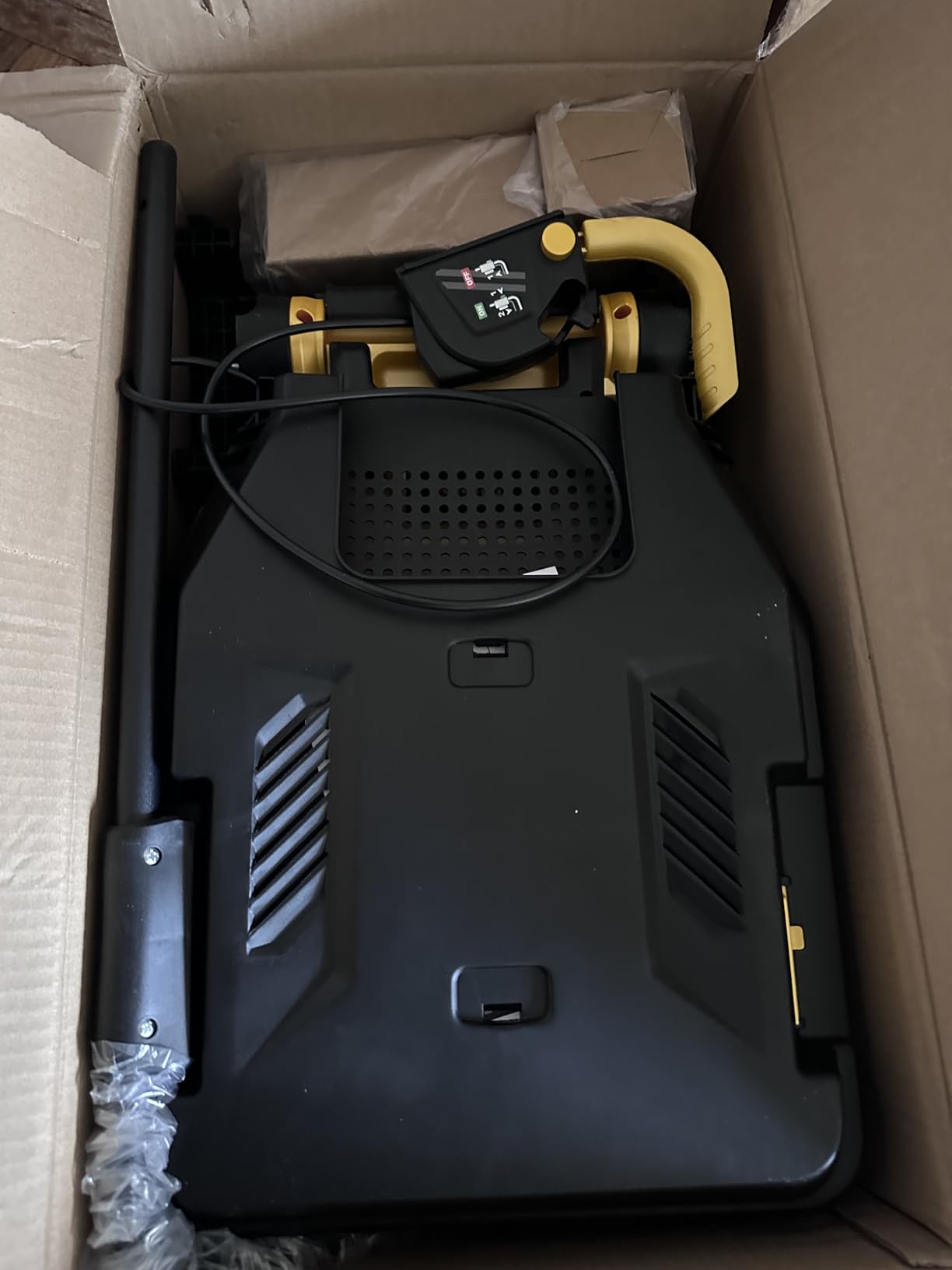 MZK 20V 13-Inch Electric Lawn Mower, Compact Brushless Mower | Compact push mower with dual batteries, 4 cutting heights, and grass bag for small lawns and tight spaces. customer photo 1