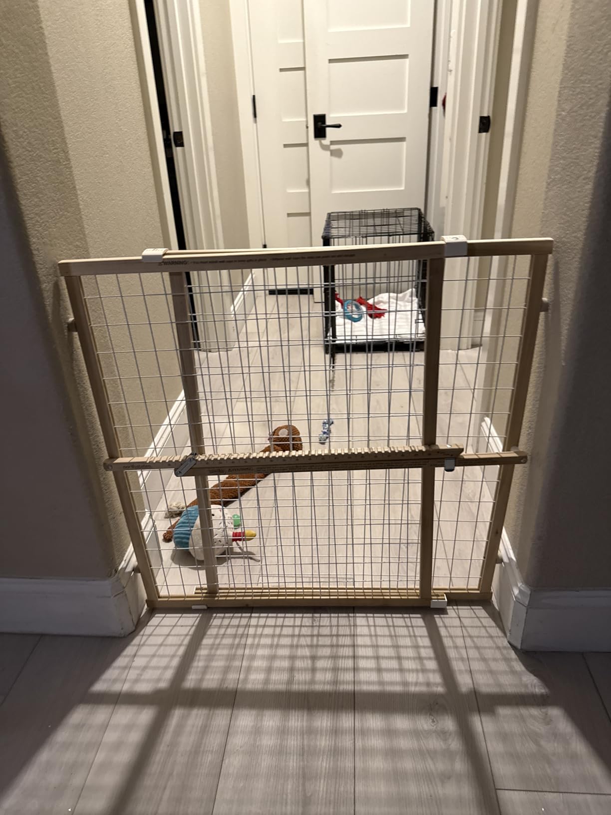 Toddleroo by North States - Extra-Wide Wire Mesh Wooden Baby Gate: Pressure Mounted Baby Gate for Doorways - Adjustable 29.5 to 50 Inches Wide - 31 Inches Tall customer photo 1