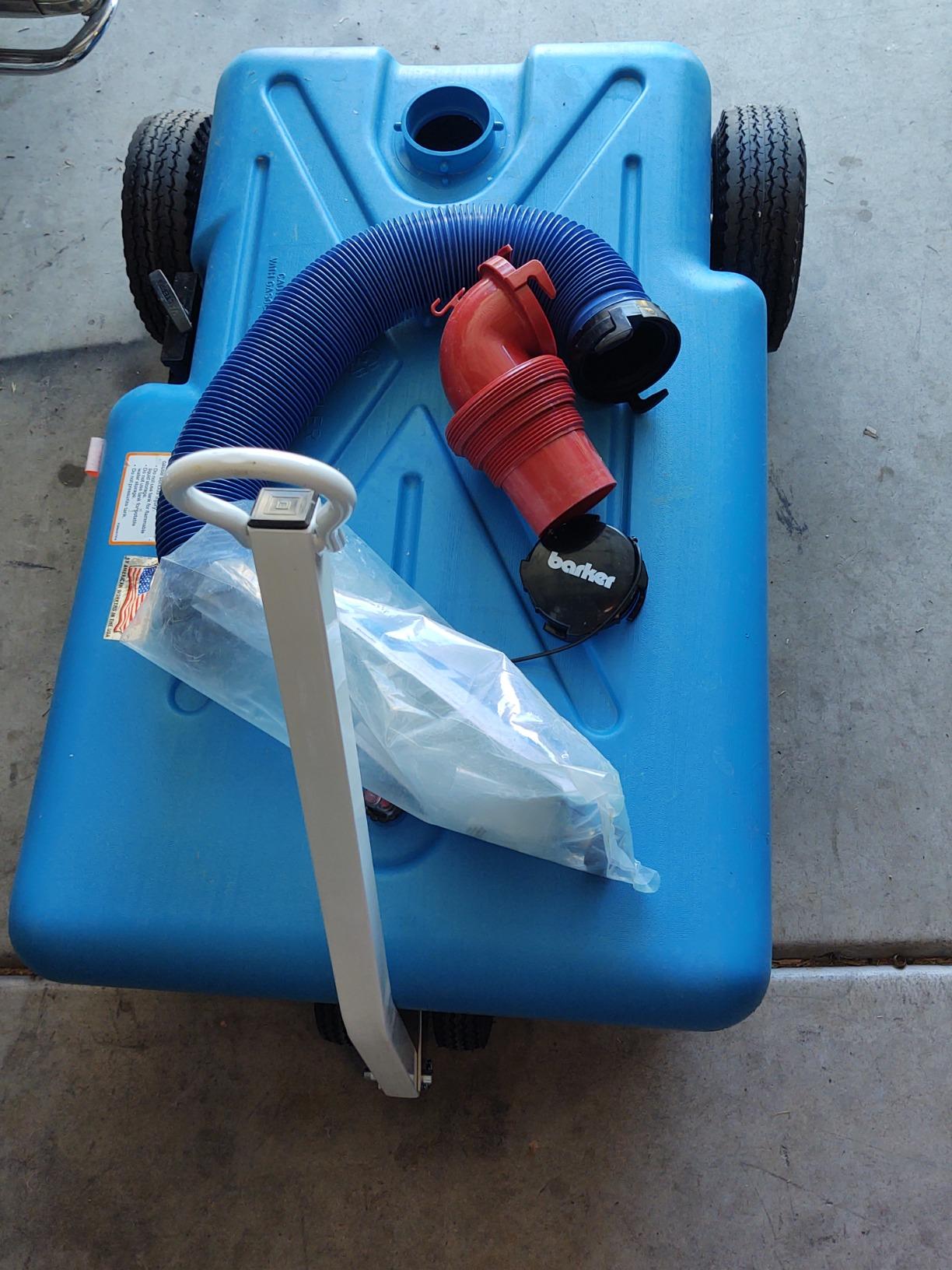 Barker 4-Wheeler Tote Tank - 42 Gallon Capacity (30844) customer photo 2