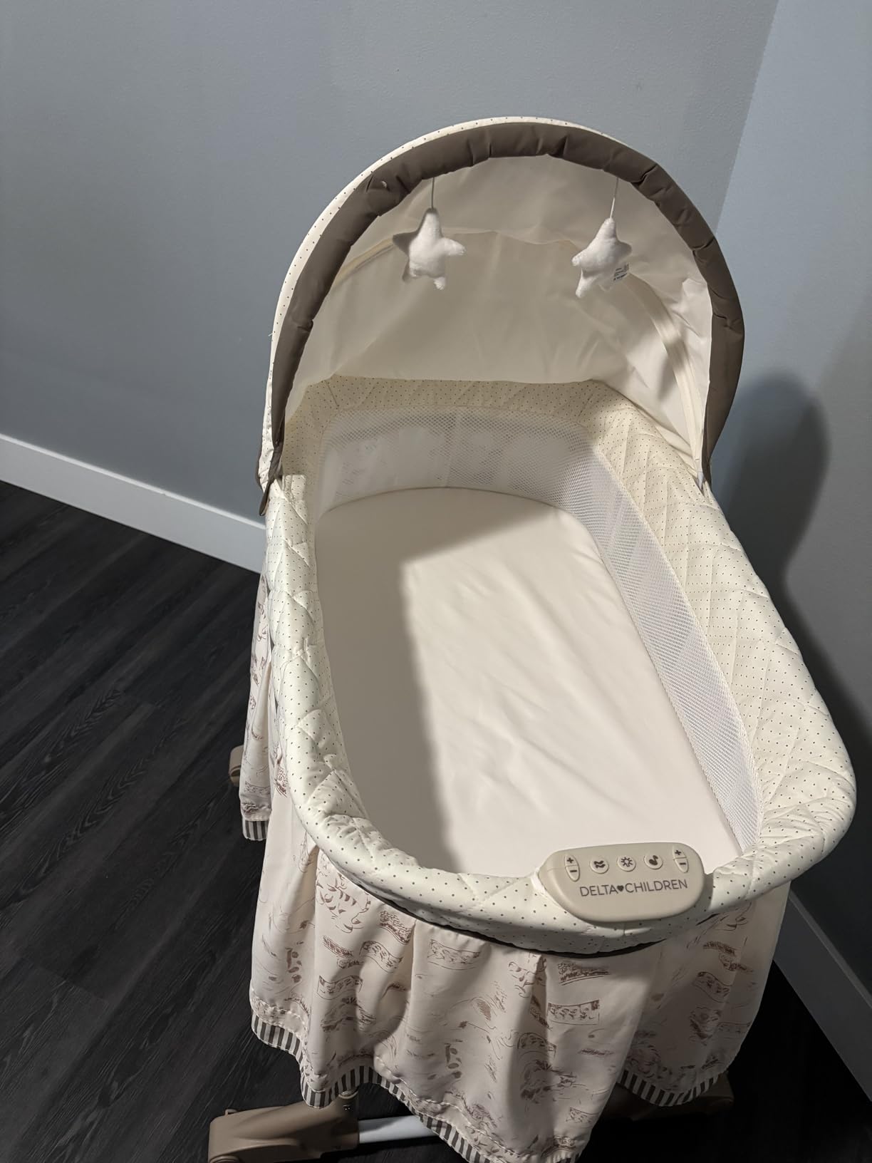 Delta Children Portable Rocking Bassinet for Newborns Bedside Sleeper Crib with Gentle Vibrations, Nightlight, Soothing Music, Adjustable Canopy, Plush Toys, Storage Basket, Baby Essentials customer photo 1