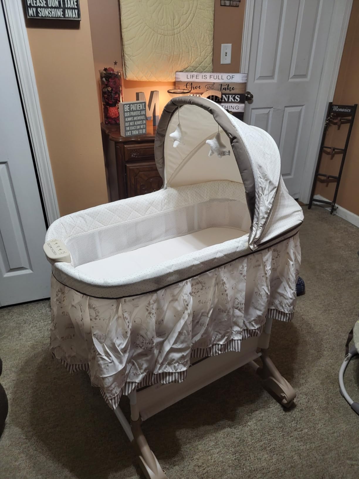 Delta Children Portable Rocking Bassinet for Newborns Bedside Sleeper Crib with Gentle Vibrations, Nightlight, Soothing Music, Adjustable Canopy, Plush Toys, Storage Basket, Baby Essentials customer photo 2