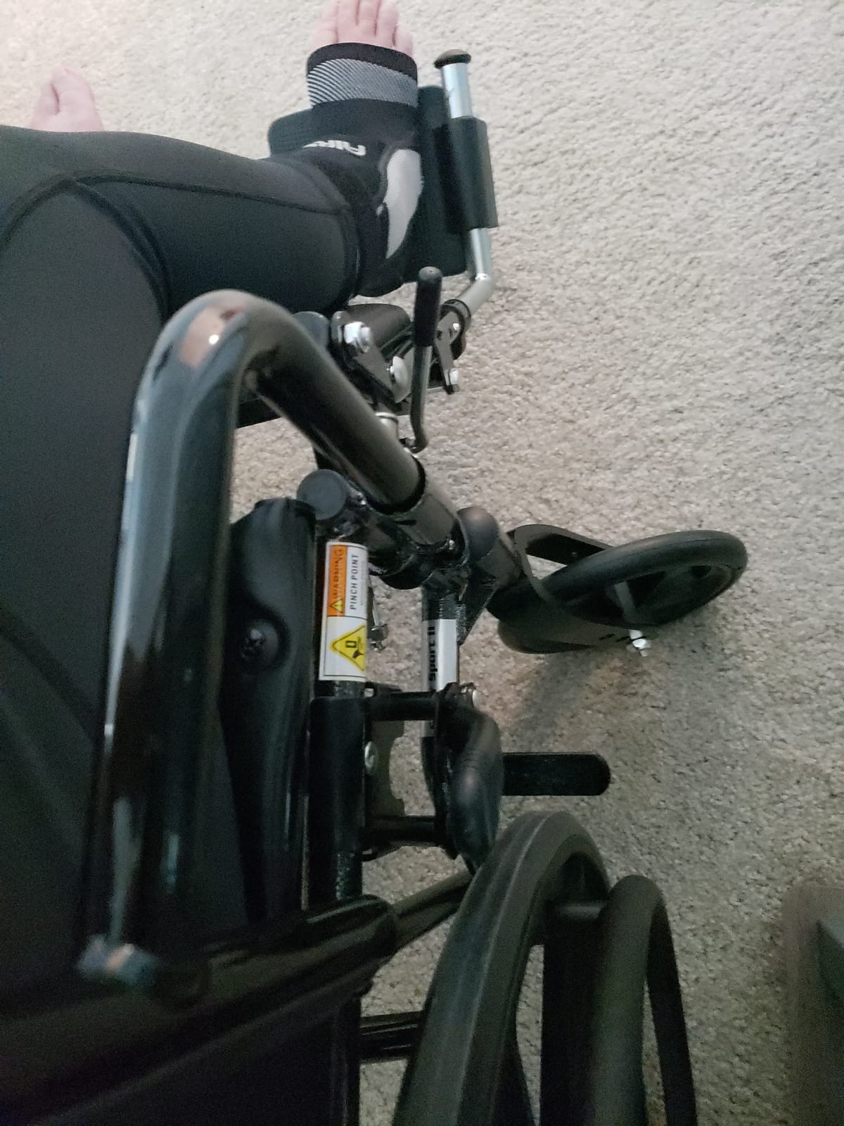 Drive Medical SSP218DDA-ELR Silver Sport 2 Folding Wheelchair, Black customer photo 1