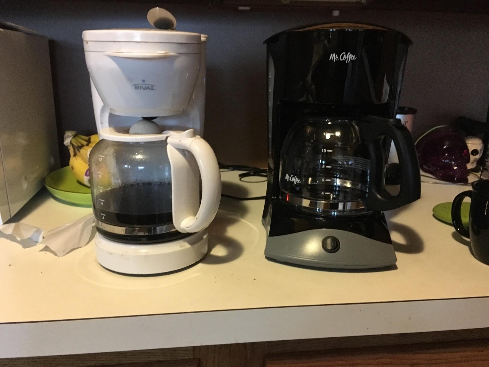 Mr. Coffee Black Coffee Maker, 12 Cups, with Auto Pause and Glass Carafe, Perfect for Home and Office Use customer photo 1