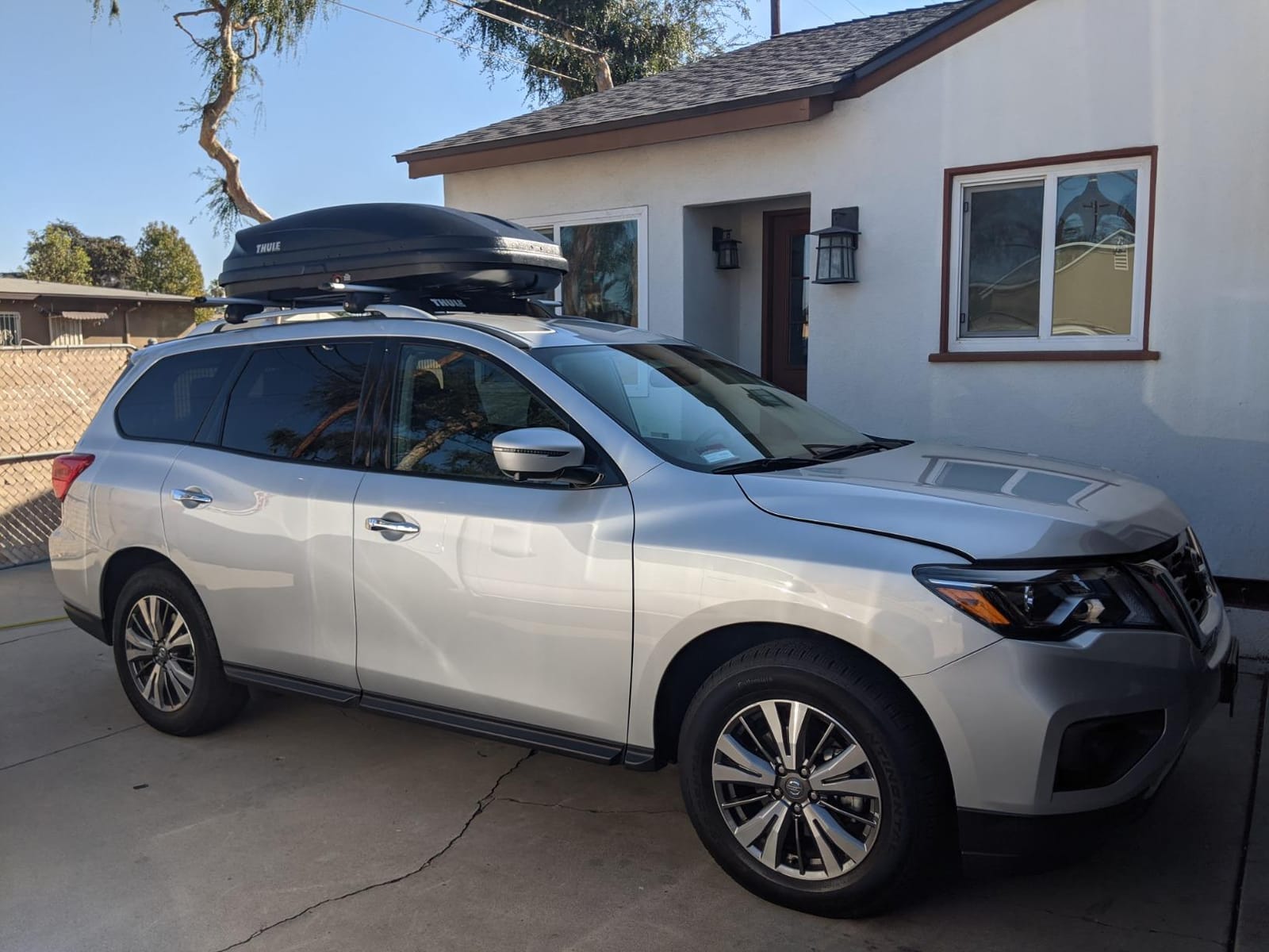 Thule 614 Pulse Cargo Box, Medium, Black customer photo 2