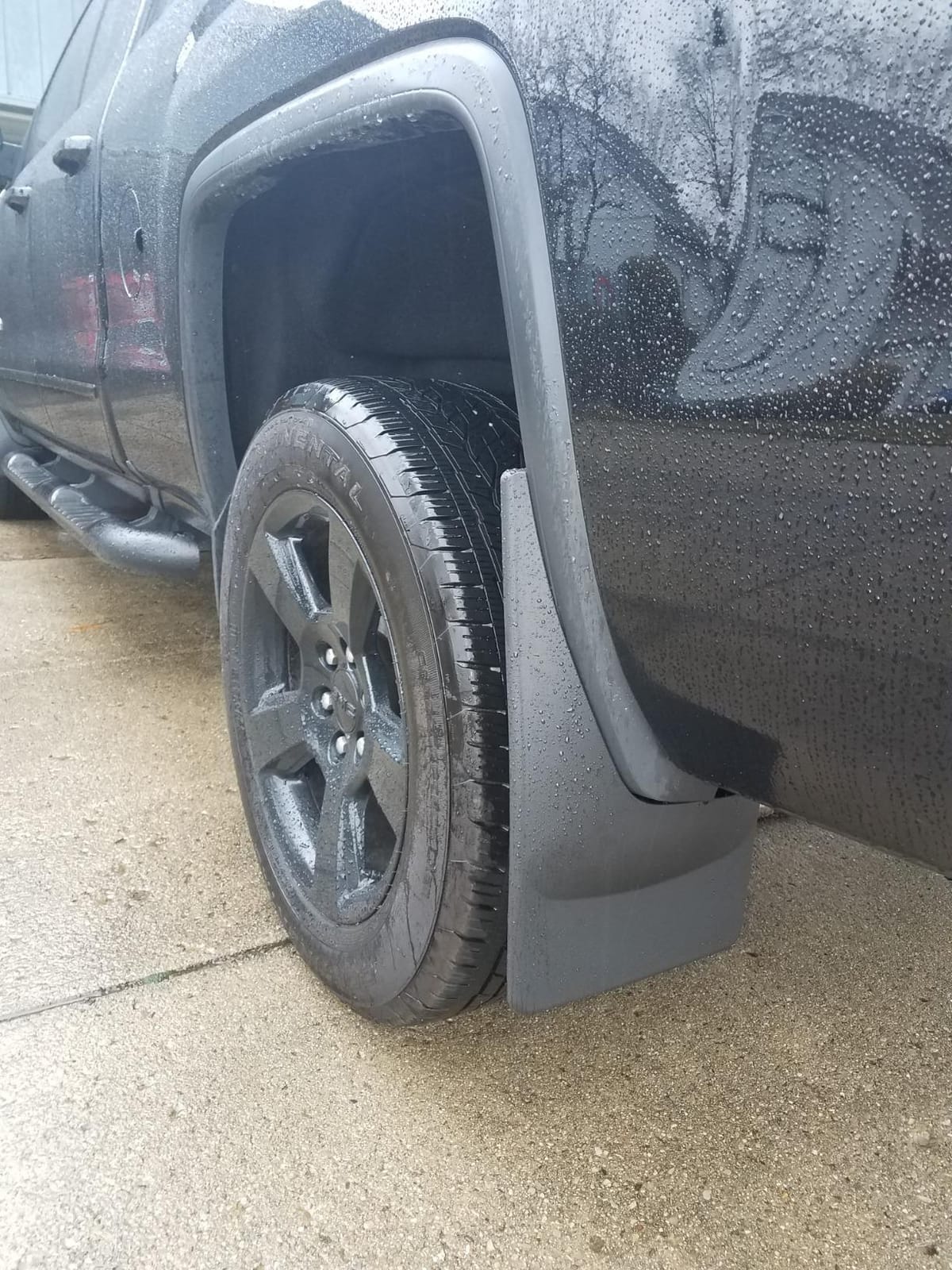 WeatherTech Custom No Drill Splash Guard MudFlaps for GMC Sierra 1500, Sierra 1500 Limited, Sierra 2500HD / 3500HD - Rear Pair (120036), Black customer photo 1